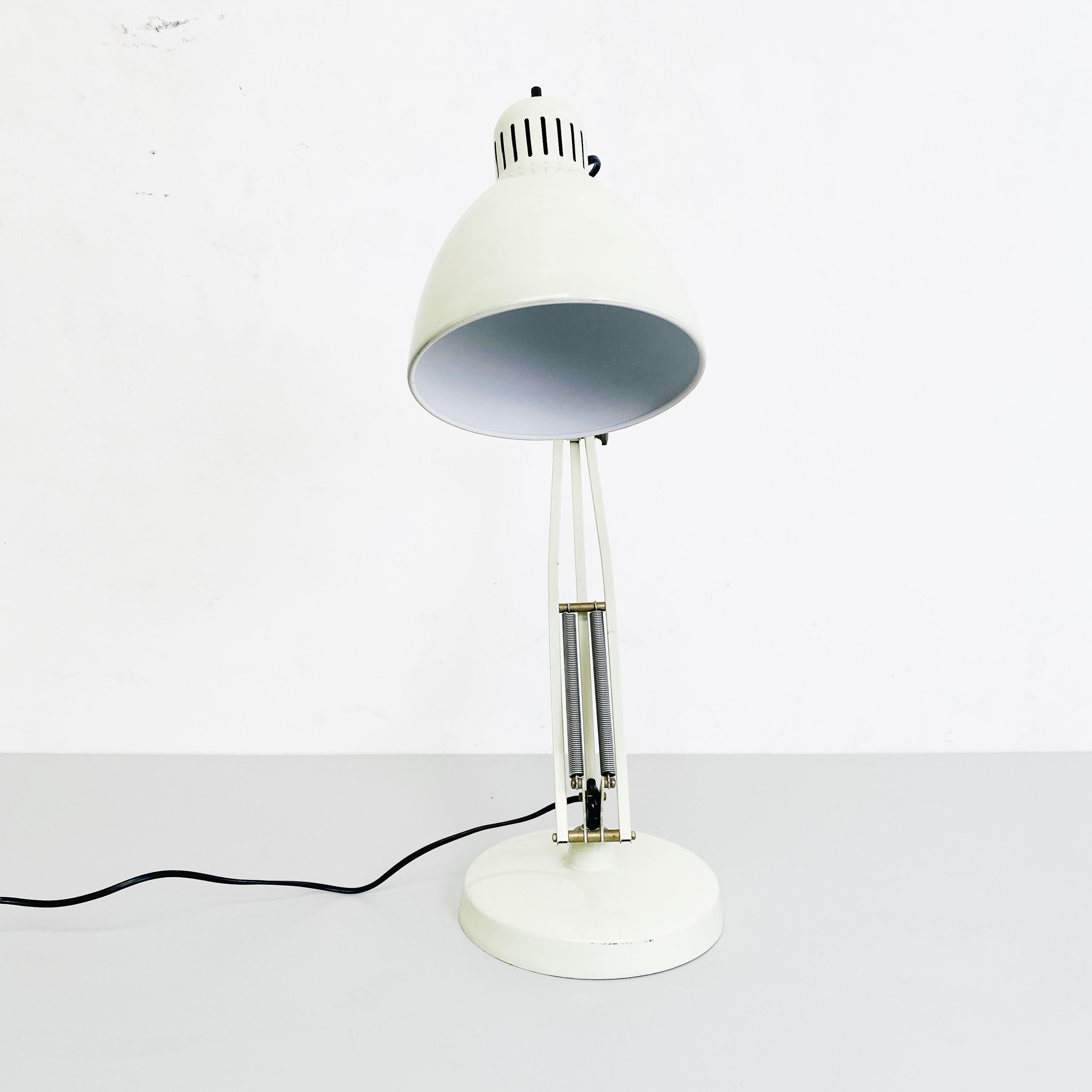 Norwegian White Metal Naska Loris Table Lamp by Jac Jacobsen for Luxo, 1950s In Good Condition For Sale In MIlano, IT