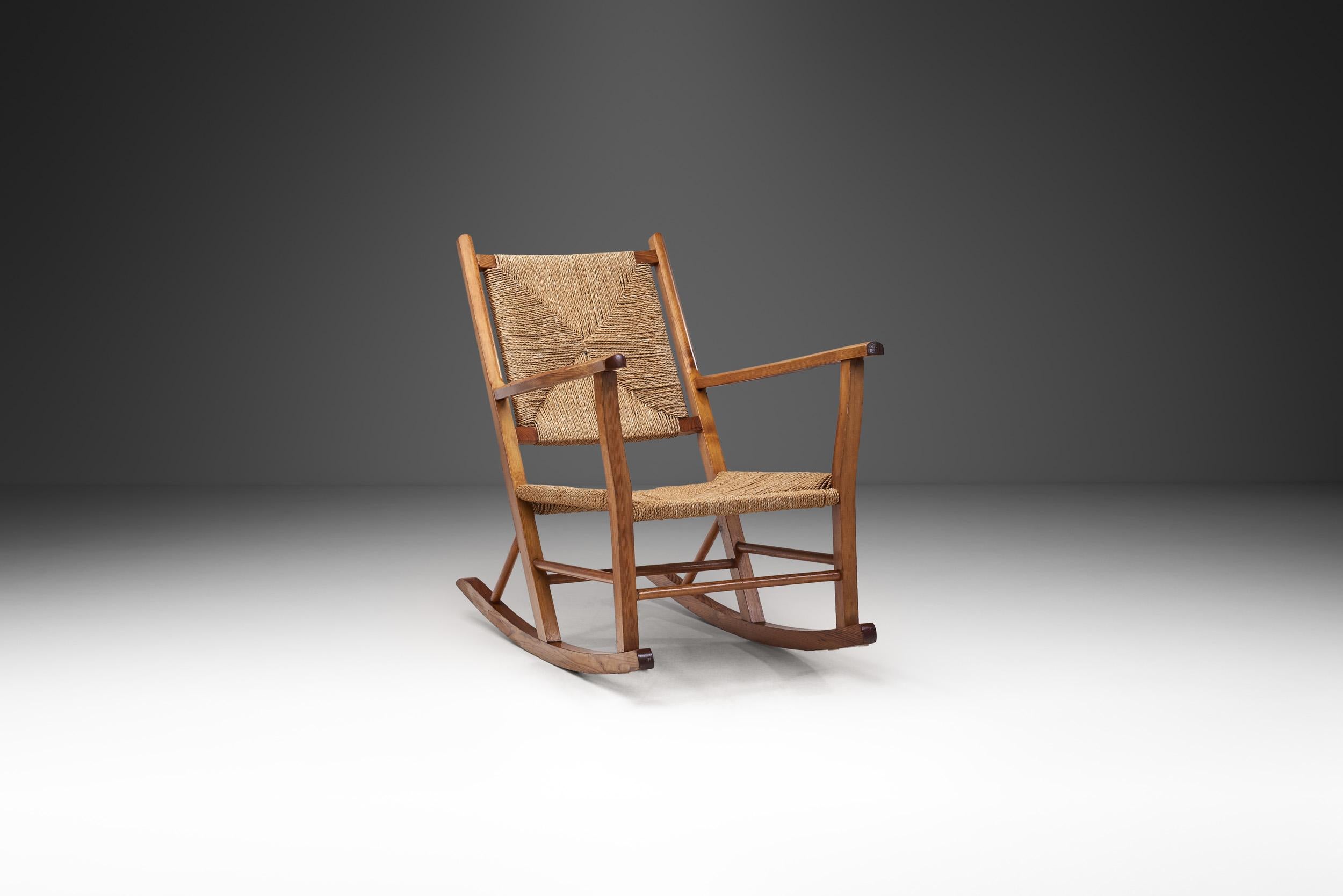 Norwegian Wood and Papercord Rocking Chair by Slåke Møbelfabrik, Norway 1940s In Good Condition For Sale In Utrecht, NL