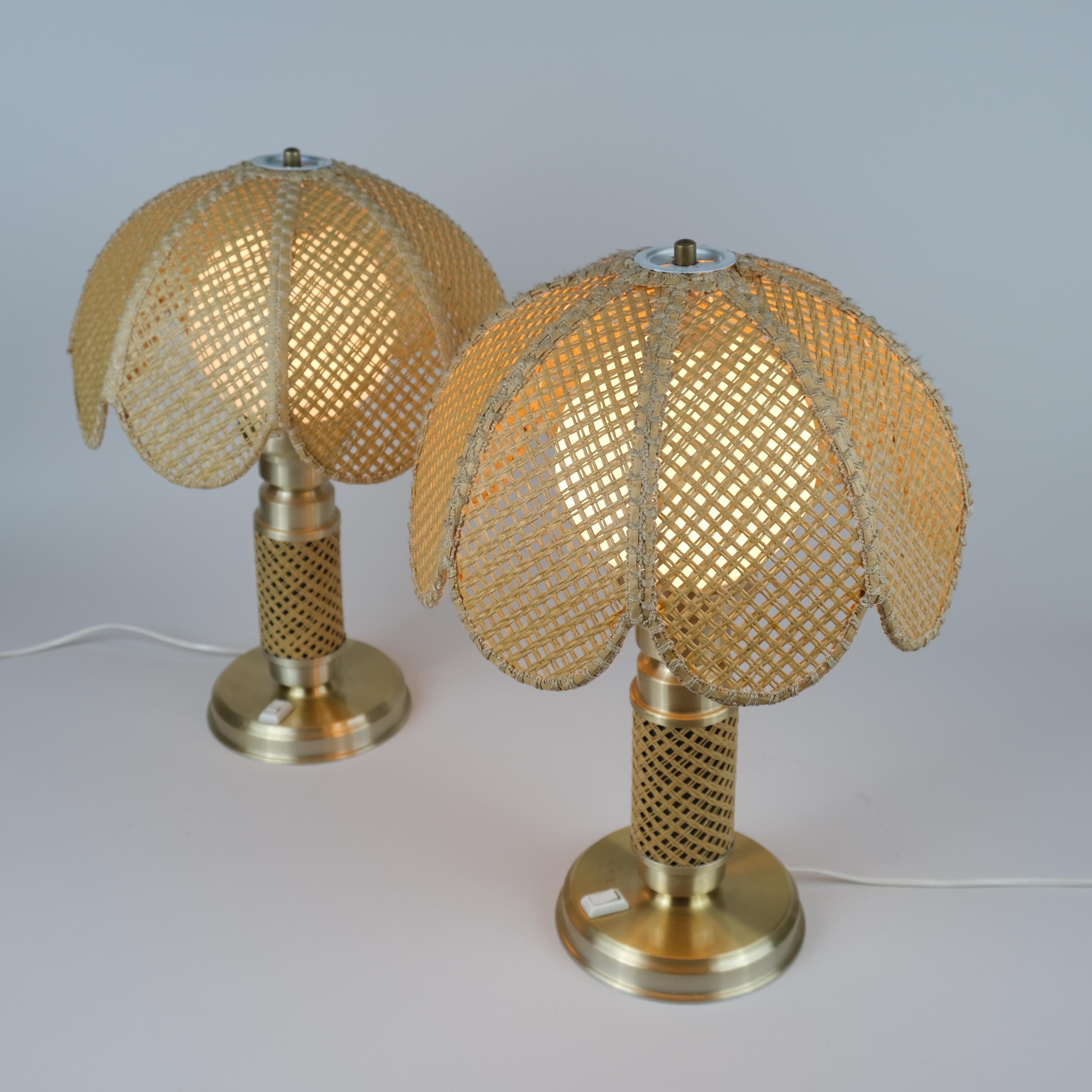 Nostalgica coppia di lampade da tavolo Boho di Ker-Lux, ottone e rattan, Finlandia anni '80 In condizioni buone in vendita a Helsinki, FI