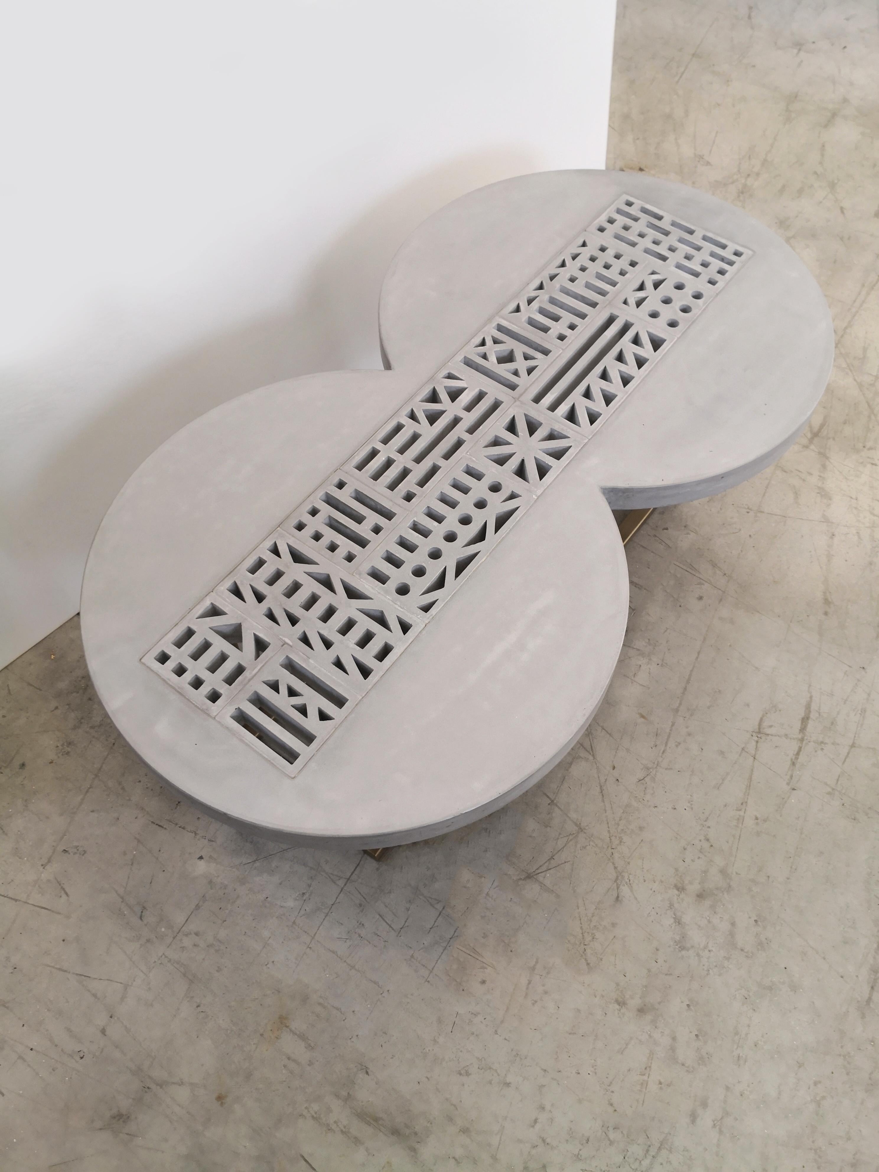 The “Doodling” collection is made of white Carrara marble, the most precious marble in the world, always sought after for its purity.
They are entirely made with a 5-axis numerical control cutter, a very sophisticated technology, the heritage of a