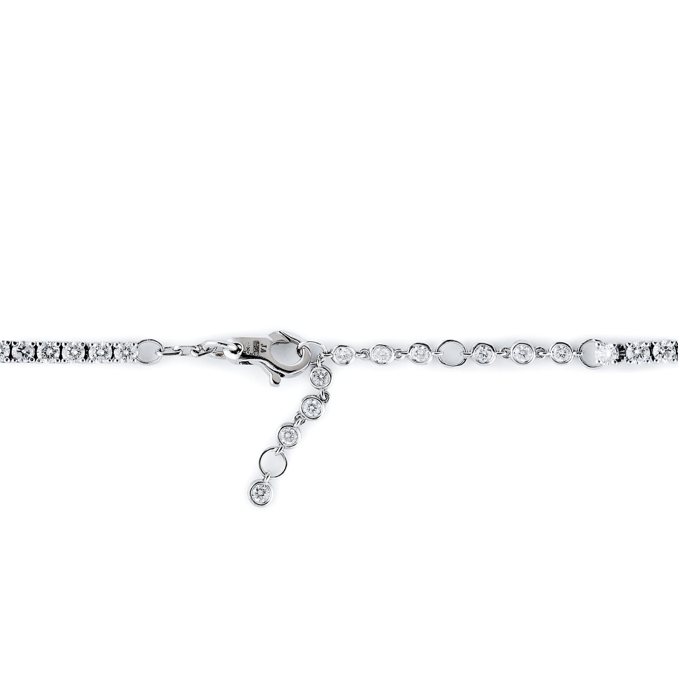 Non una normale collana di diamanti con smeraldo In condizioni Nuovo in vendita a New York, NY