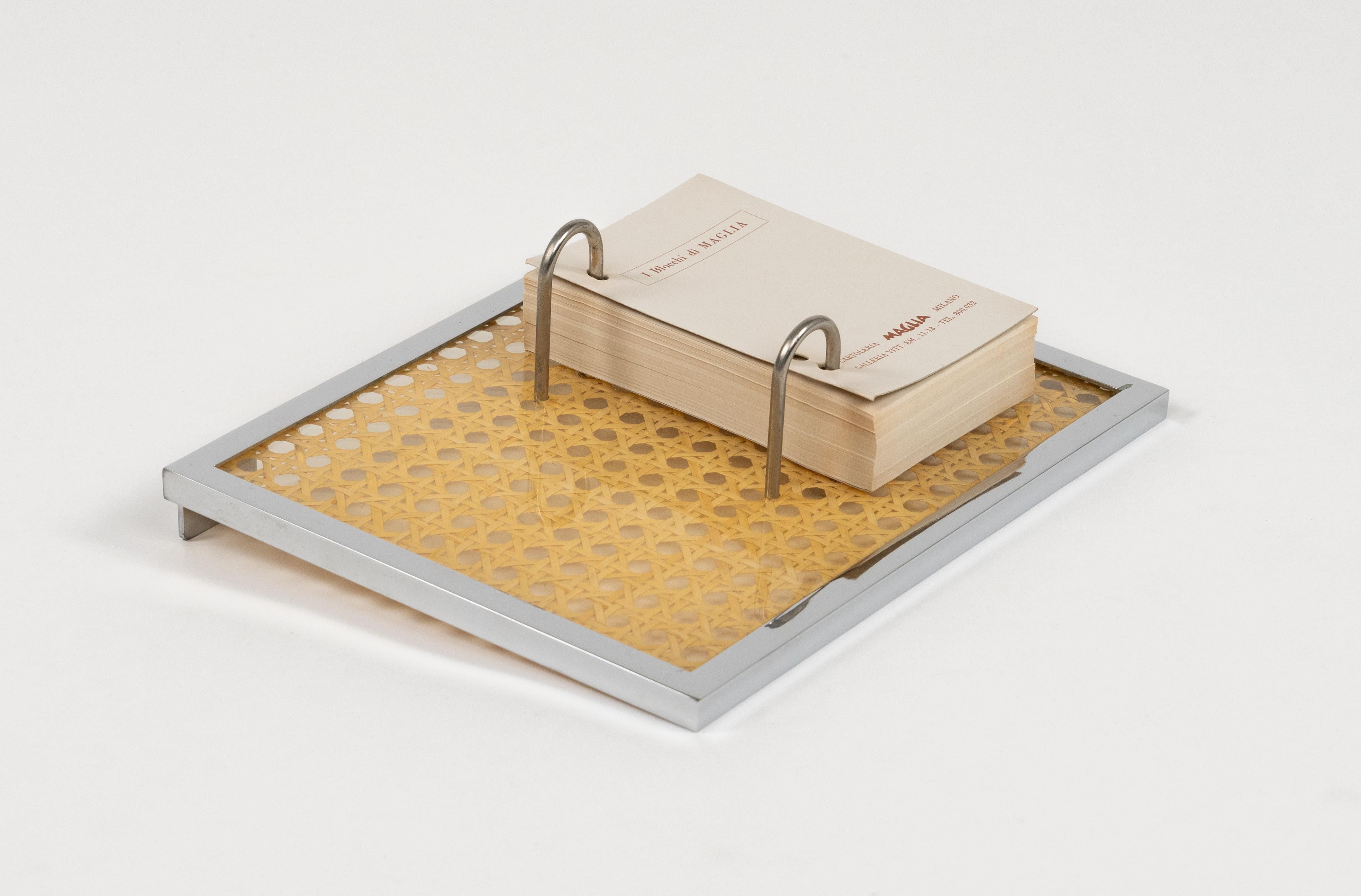 Notizblock Agenda in Chrom, Lucite und Rattan Christian Dior Stil, Italien 1970er (Italienisch) im Angebot