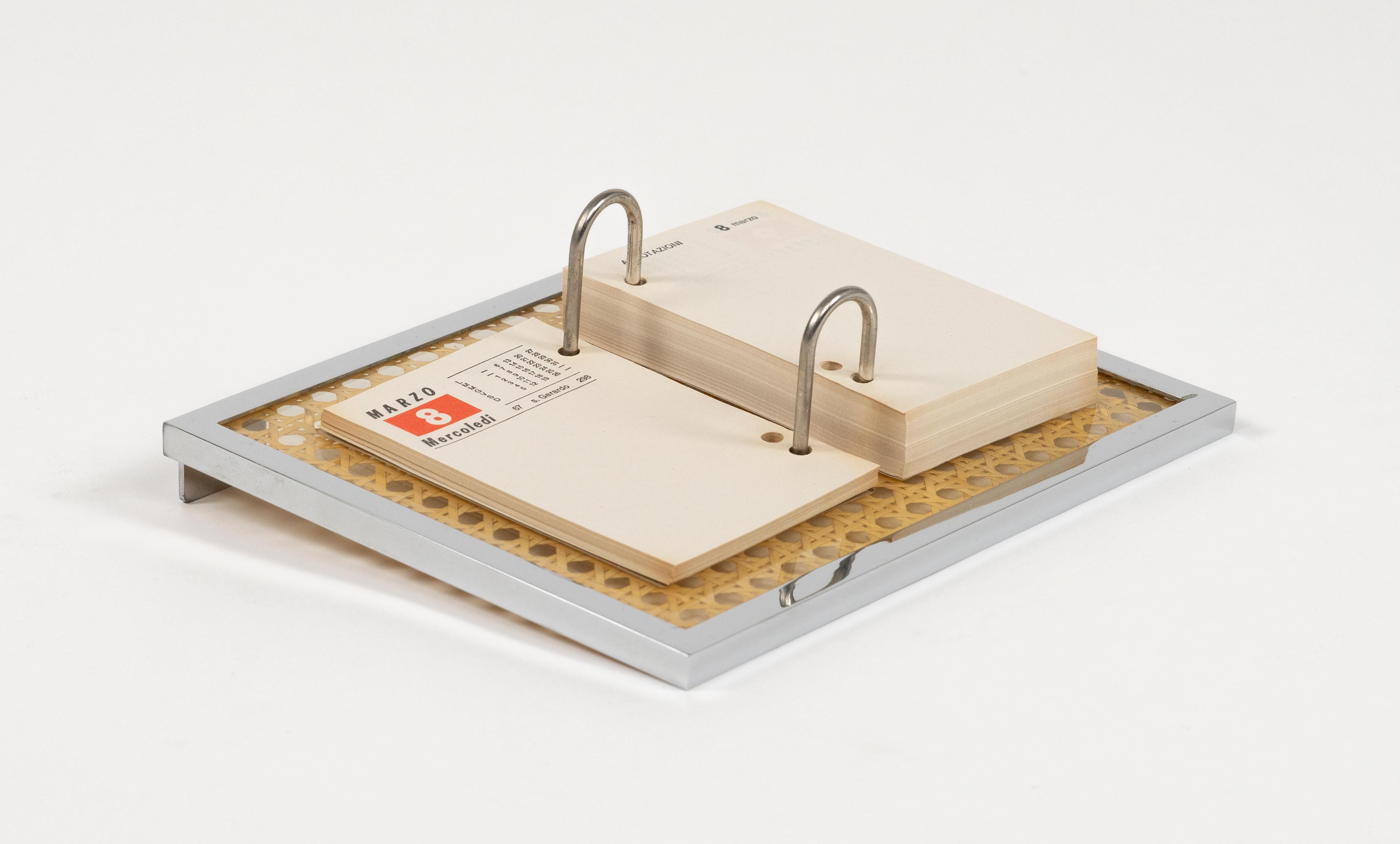 Notizblock Agenda in Chrom, Lucite und Rattan Christian Dior Stil, Italien 1970er im Angebot 2