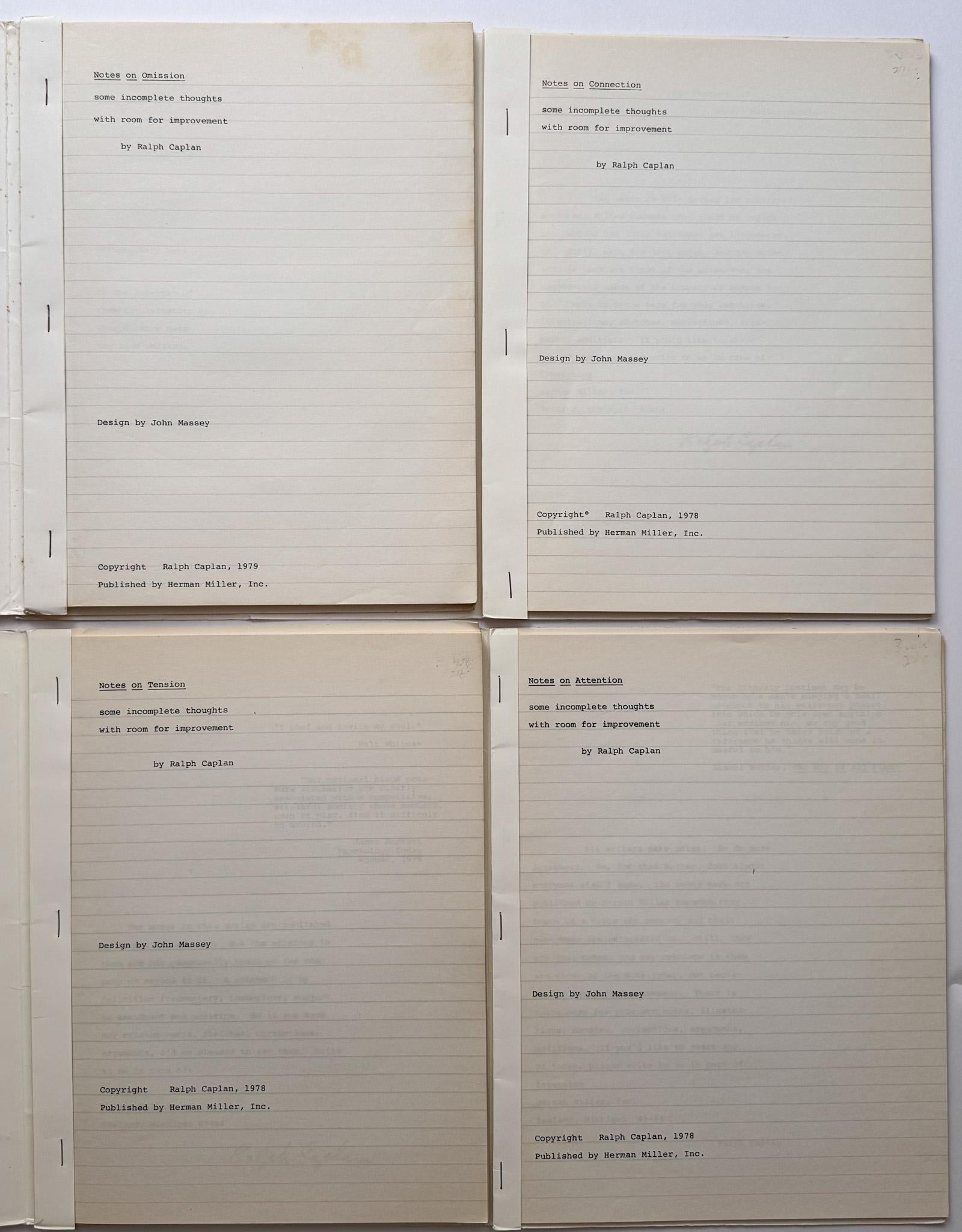 Serie completa in quattro volumi di riflessioni sul design e sulla vita del noto consulente di design e scrittore americano Ralph Caplan (1925-2020), stampata su carta di finto quaderno con finte annotazioni marginali e pubblicata nel 1978 da Herman