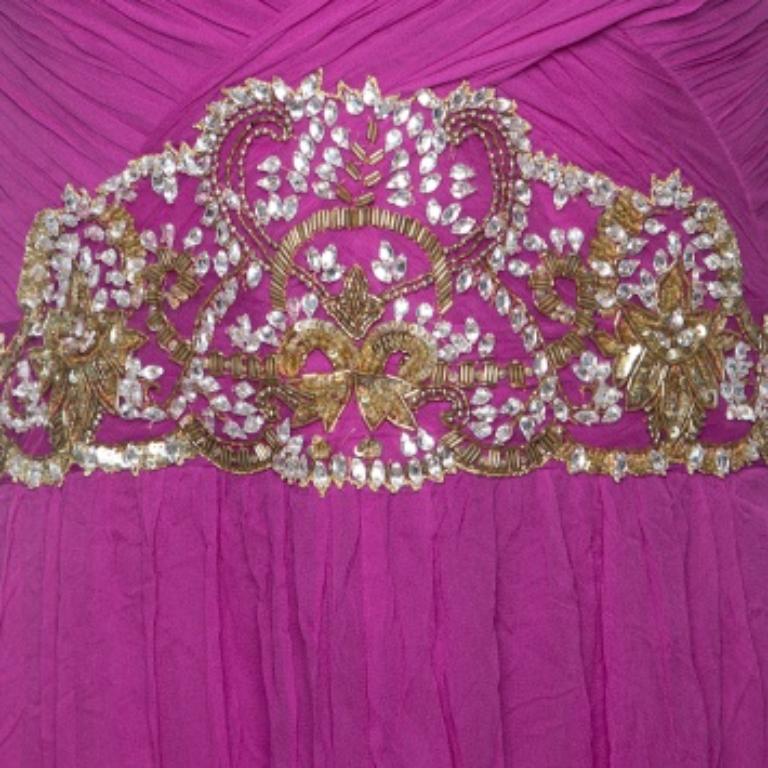 Notte By Marchesa Magenta Embellished Chiffon Draped Grecian Gown S en Bueno estado para la venta en Dubai, Al Qouz 2