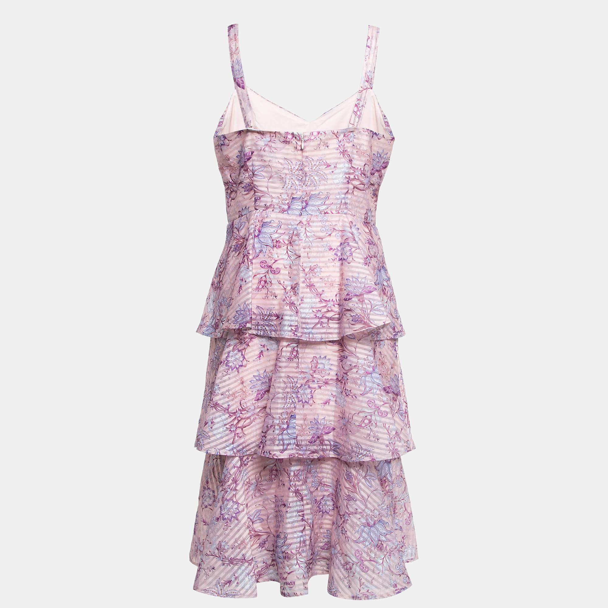 The fine artistry and the feminine silhouette of this designer dress exhibit the labels impeccable craftsmanship in tailoring. It is stitched using quality materials has a good fit and can be easily styled with chic accessories open toe sandals and