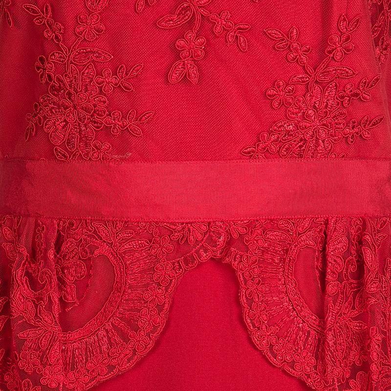 Notte By Marchesa Scarlet Red Embroidered Lace Peplum Dress M In Excellent Condition In Dubai, Al Qouz 2