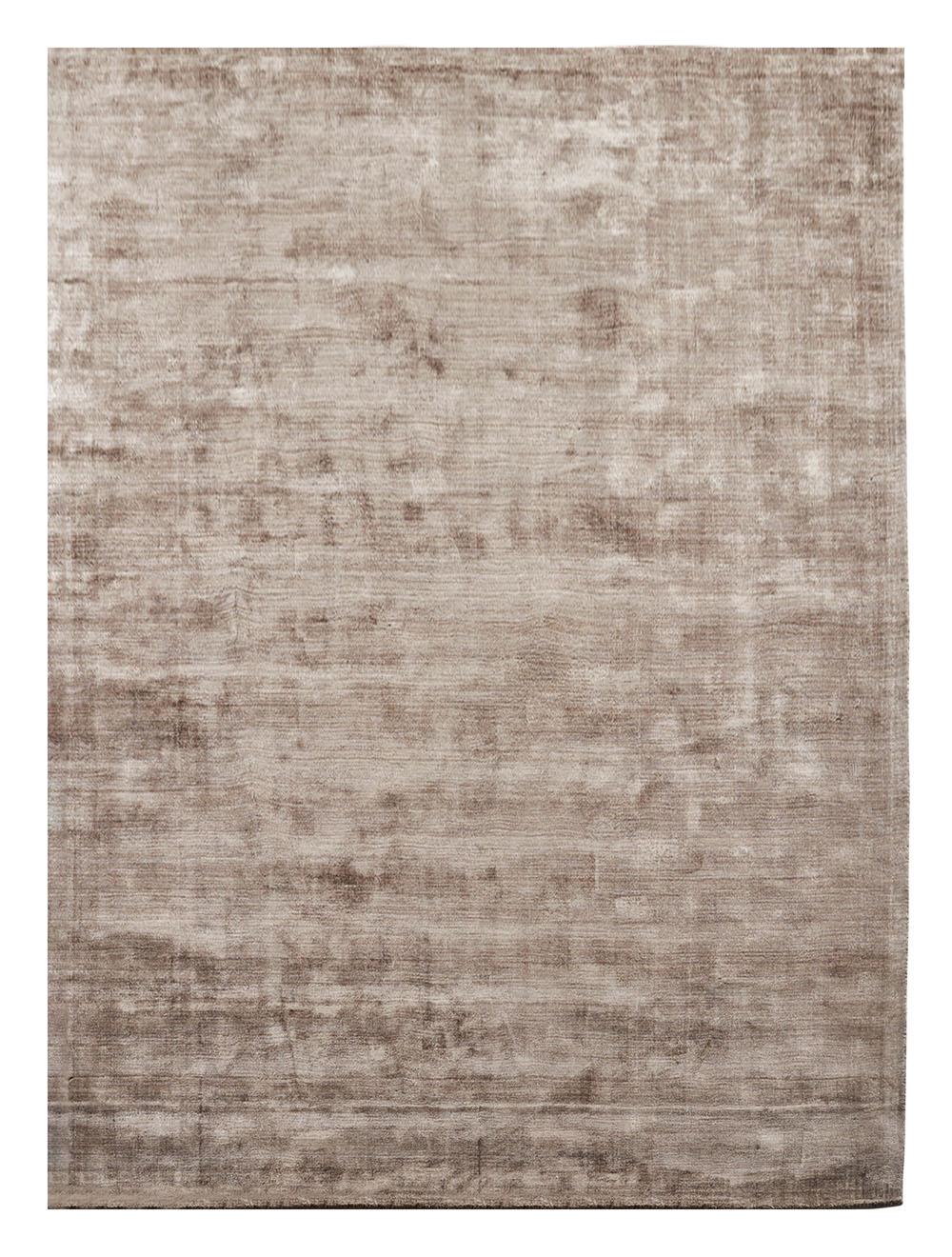 Nougat brown Karma Carpet by Massimo Copenhagen
Handwoven
Materials: 100% Recycled Bamboo
Dimensions: W 250 x H 350 cm
Available colors: light grey, nougat brown, washed blue, and olive green.
Other dimensions are available: 160x230 cm, 200x300