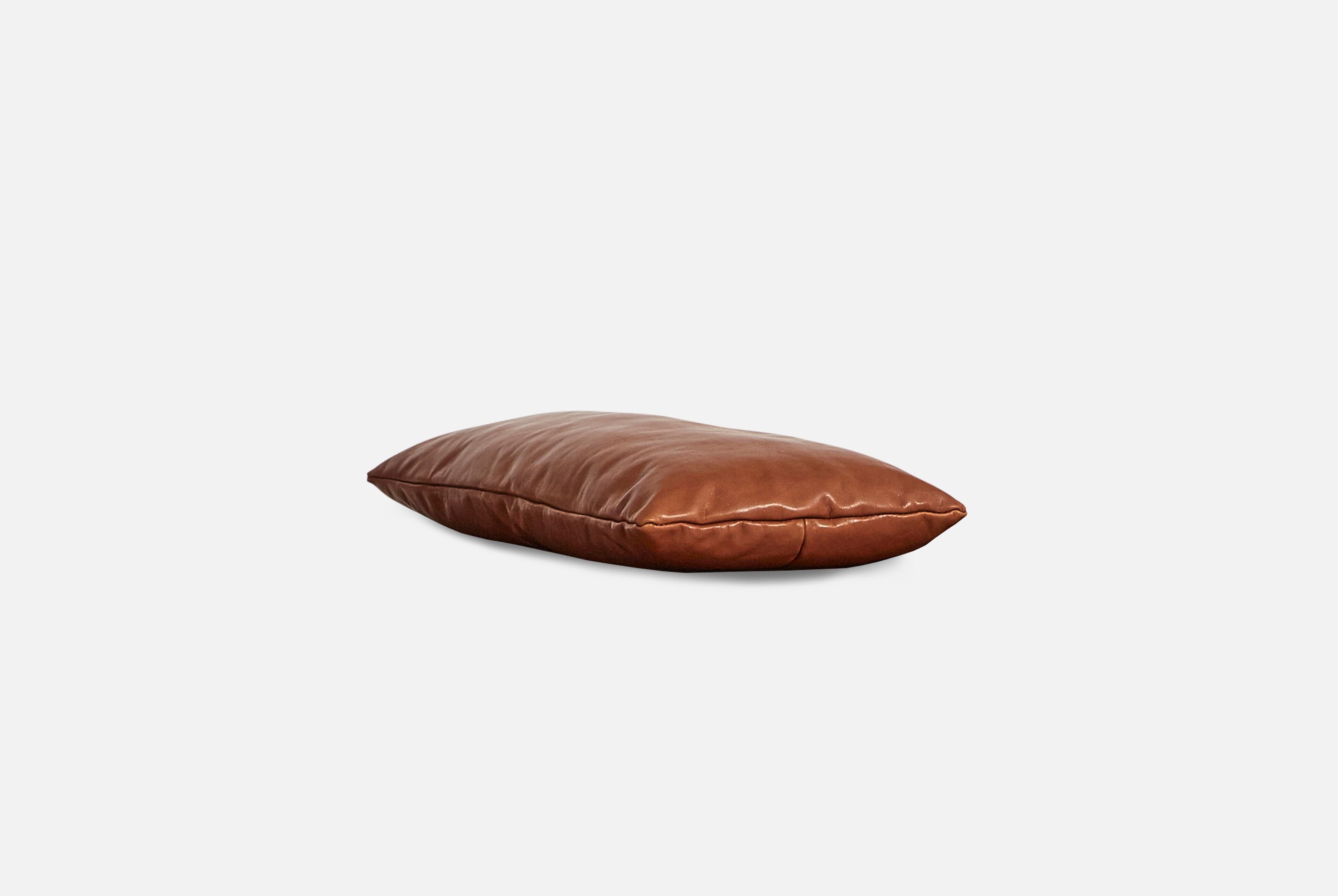 Nought leather level pillow by Msds Studio
Materials: Camo Leather, Fabric
Dimensions: D 23.5 x W 67 x H 8.5 cm

The founders, Mia and Torben Koed, decided to put their 30 years of experience into a new project. It was time for a change and a