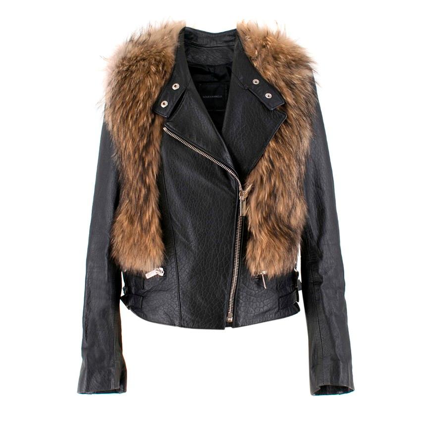 Nour Hammour Flashing Lights Fur-Trimmed Leather Jacket

-Black leather jacket with fur
-Silver tone hardware
-Zip closure
-Two front pockets
-Buckle adjustment

SIZE FR38/ US6

Approx.
Length - 55cm
Shoulder width - 38cm
Sleeve length -