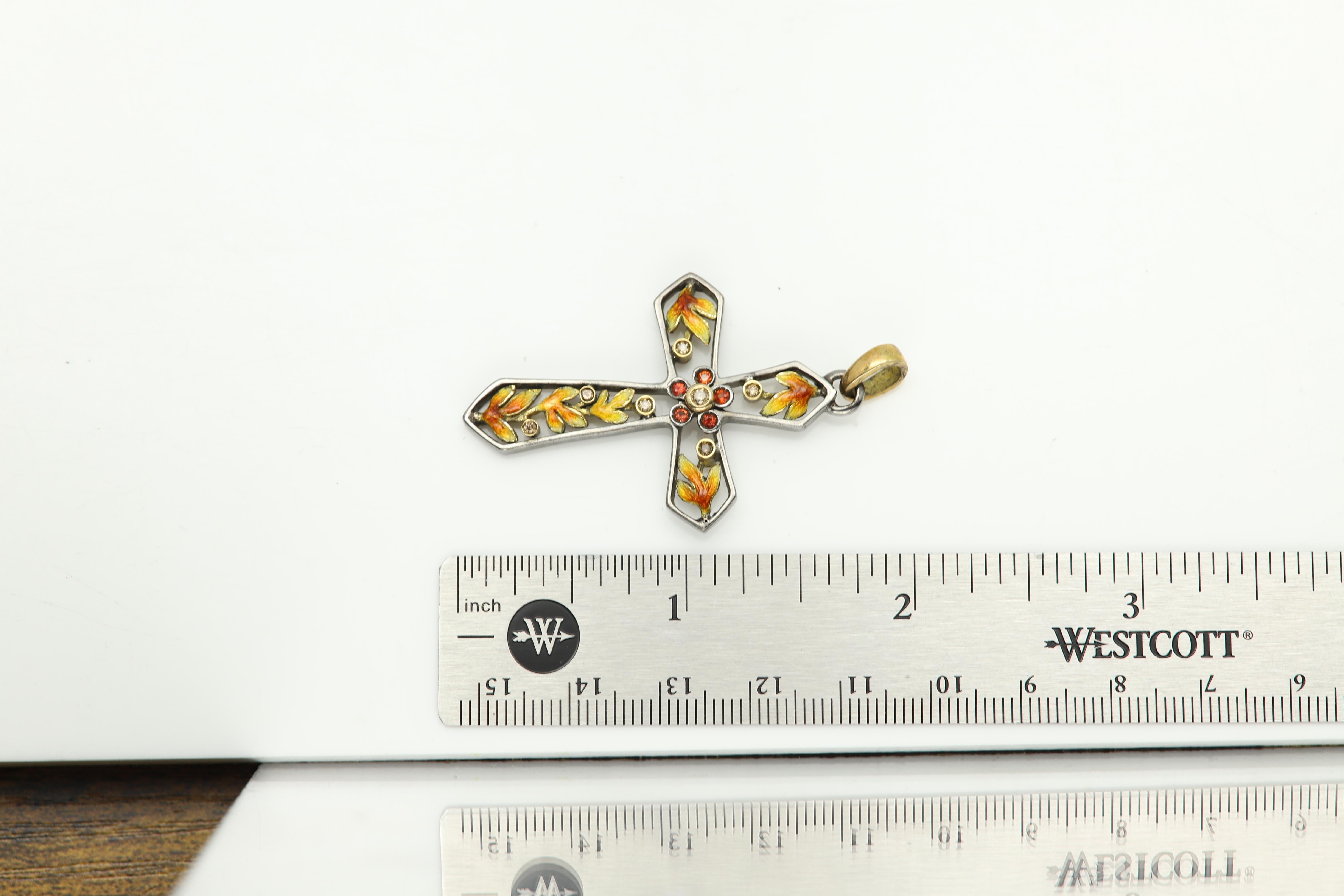 Croix Art nouveau en or jaune 18 carats, argent, diamants et saphirs en vente 11