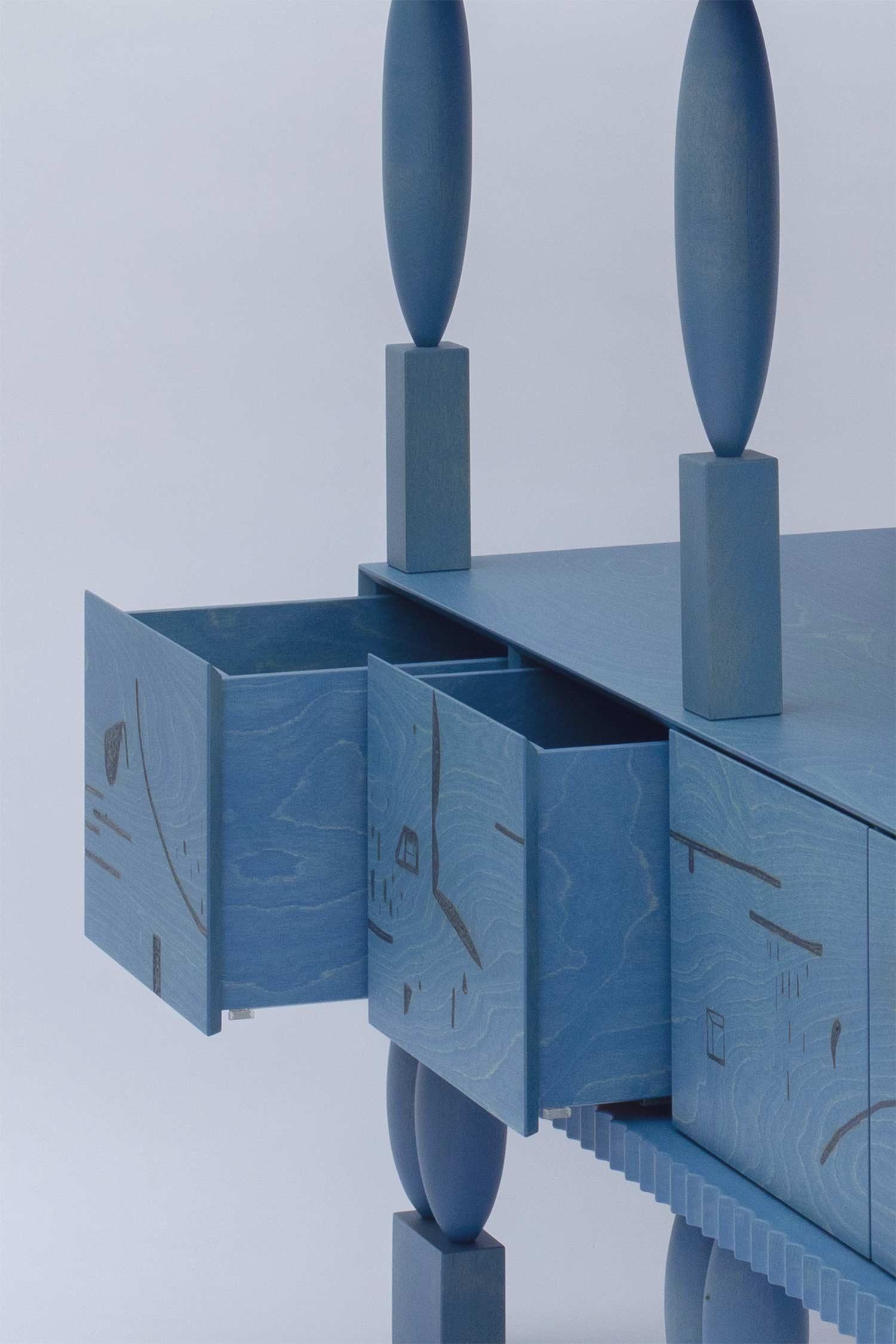 Tchèque Collection Nouveau / Meuble de rangement CI4SI2 en bois de bouleau teinté bleu en vente