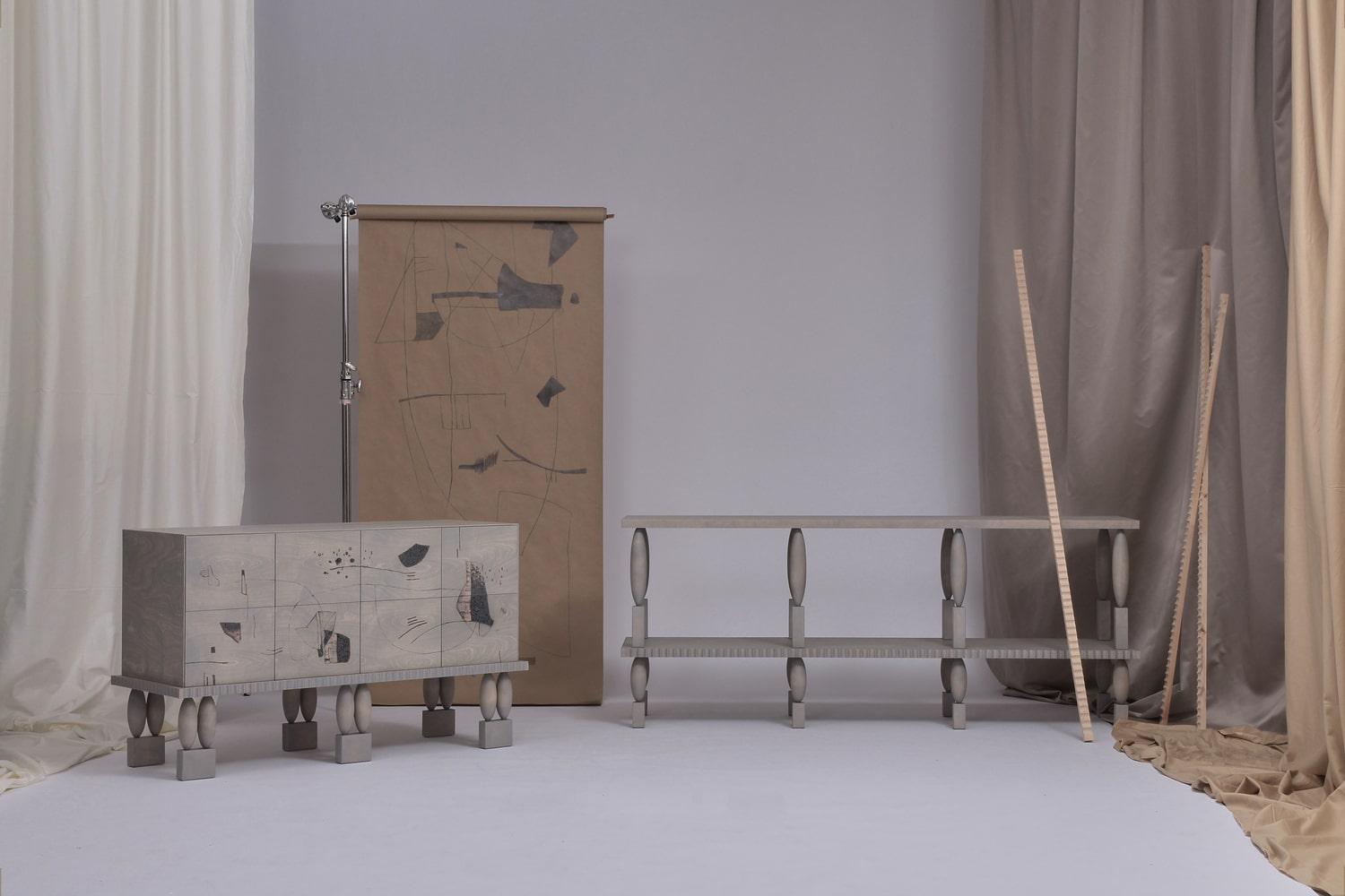 Zarte, matte Möbelkollektion mit weicher Haptik - inspiriert von der Ästhetik des Jugendstils. Der Jugendstil orientiert sich an den Werken von Jugendstilkünstlern wie František Bílek. Als Hommage an ihre Interdisziplinarität überschreiten die Möbel
