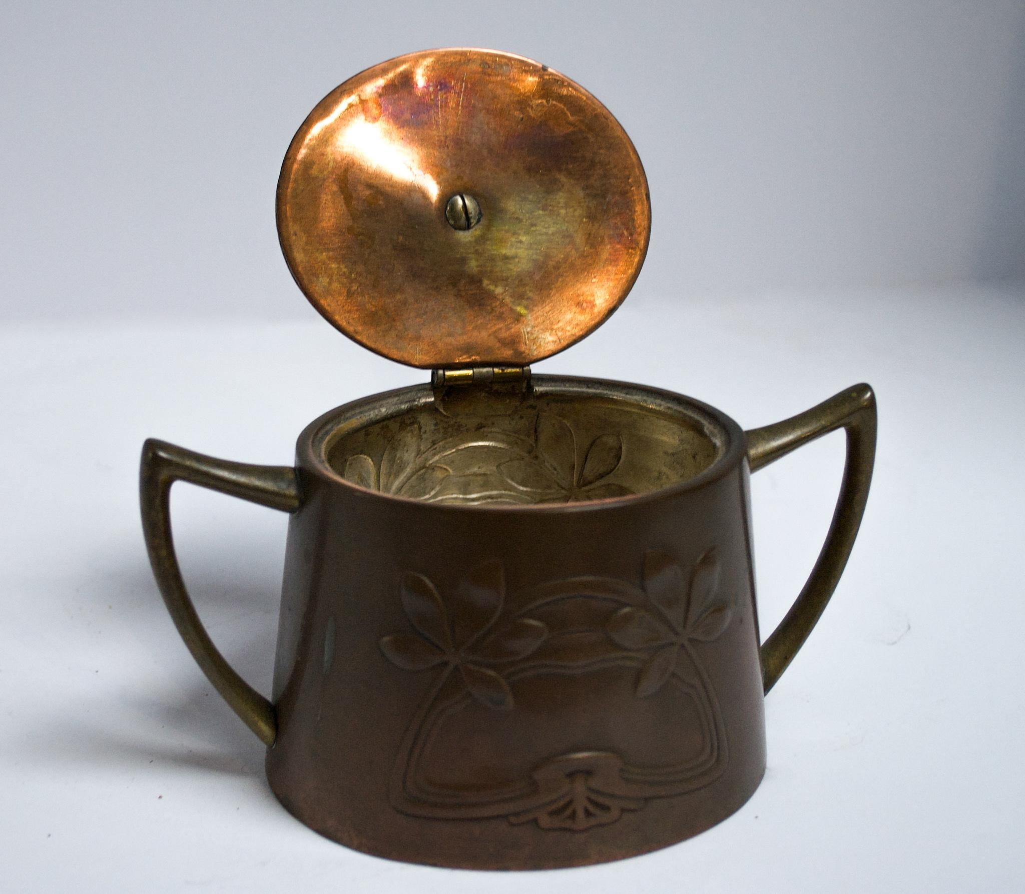 20th Century Nouveau / Arts and Crafts Copper Coffee Set For Sale