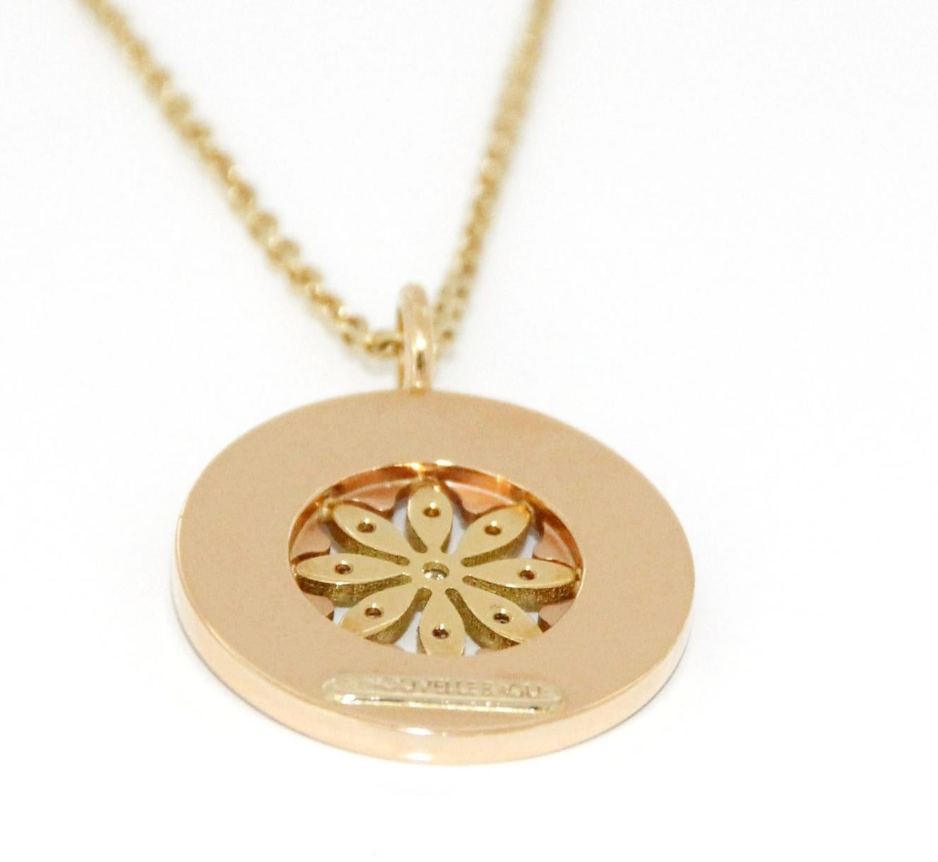 Halskette aus 18 Karat Gelbgold mit Diamanten und Perlmutt von Nouvelle Bague (Moderne)