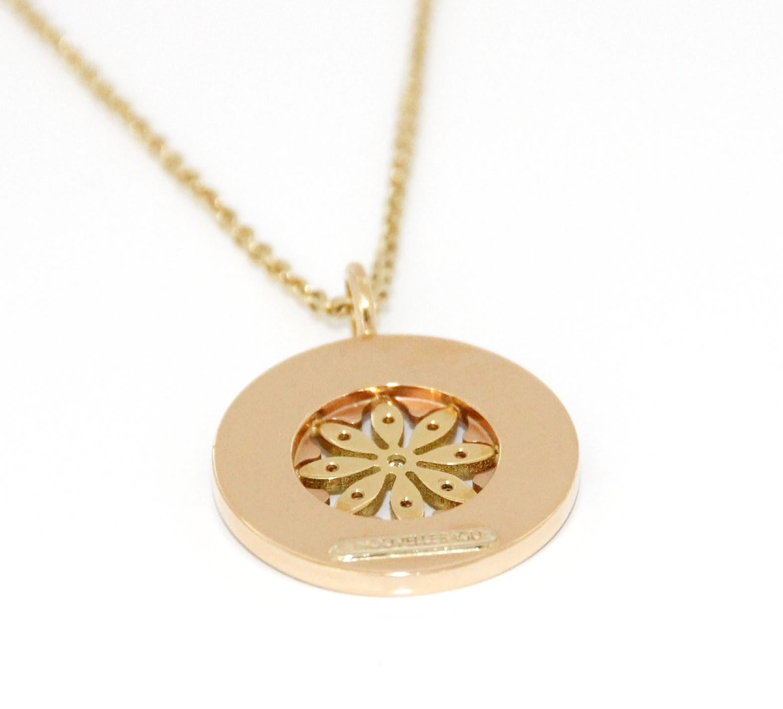 Halskette aus 18 Karat Gelbgold mit Diamanten und Perlmutt von Nouvelle Bague (Brillantschliff)