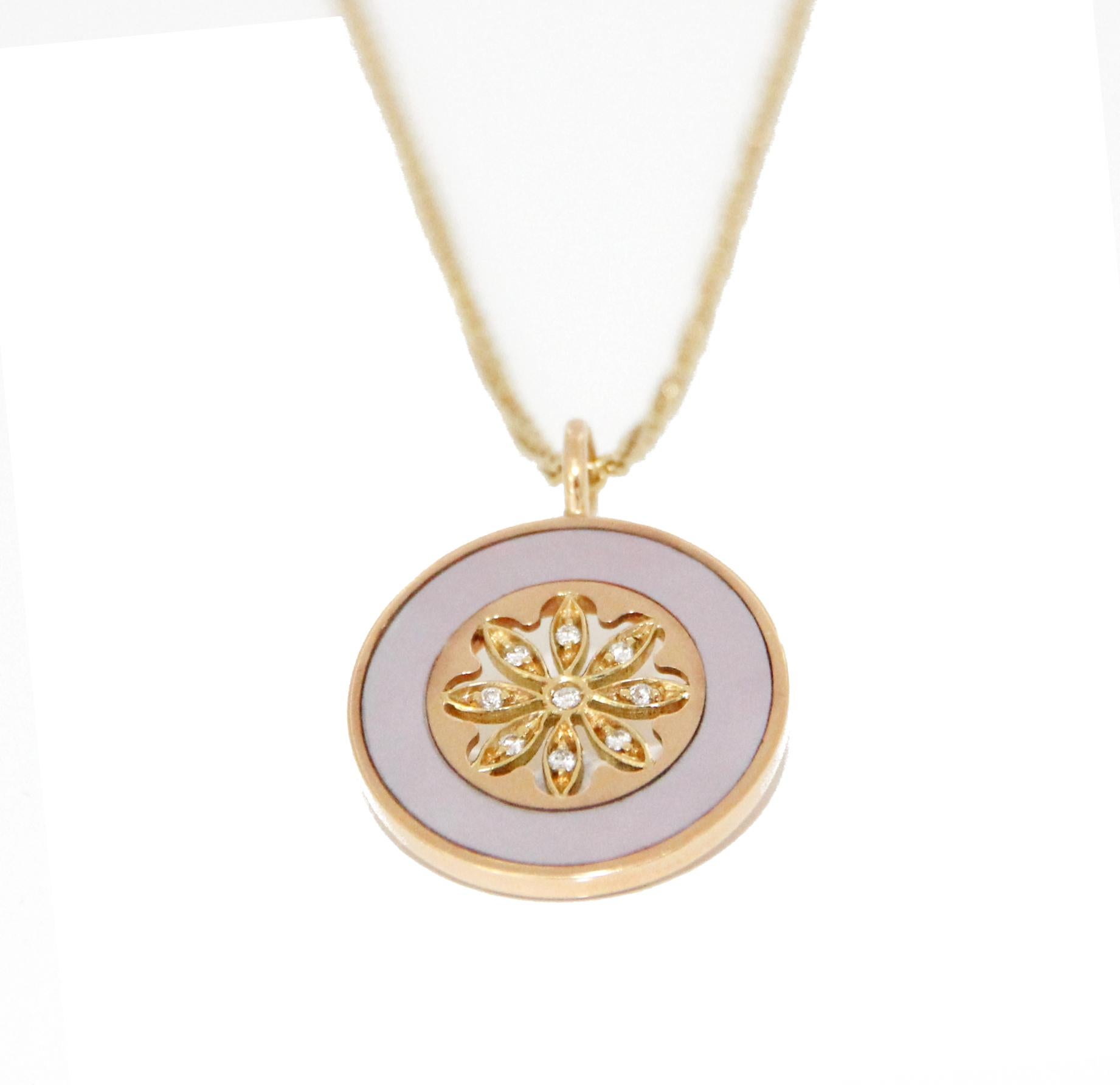 Halskette aus 18 Karat Gelbgold mit Diamanten und Perlmutt von Nouvelle Bague im Zustand „Neu“ in North Miami Beach, FL