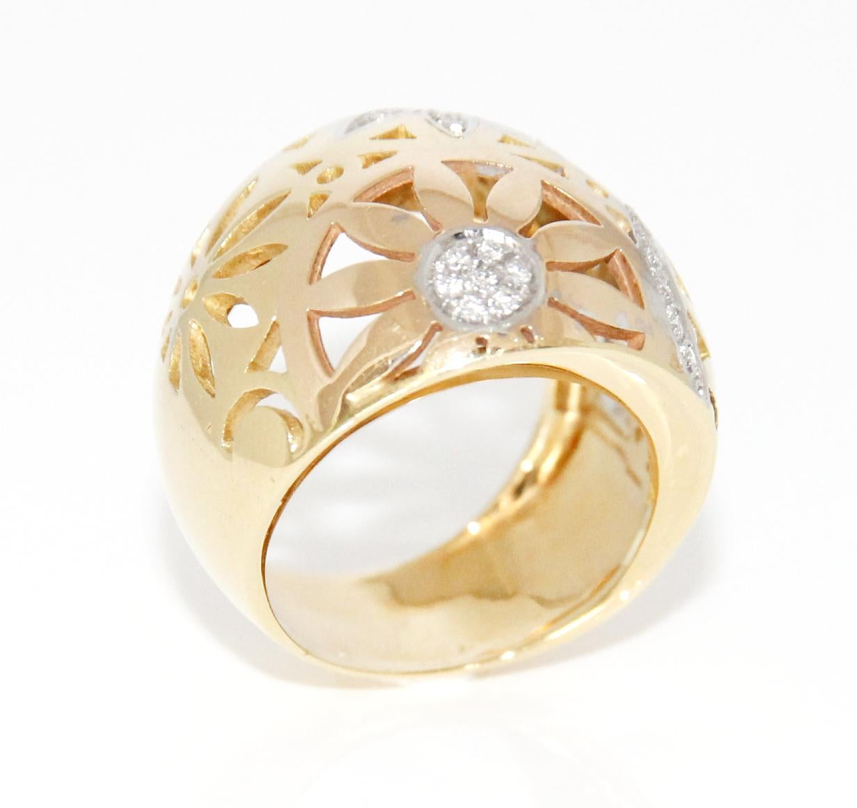 Brilliant Cut Nouvelle Bague 18K Yellow Gold Diamond Ring For Sale