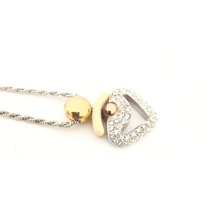 Nouvelle Bague Emaille und Diamant in 18k Weiß- und Gelbgold 
Diamanten 0,34 Karat Gesamtgewicht 
Kettenlänge 18