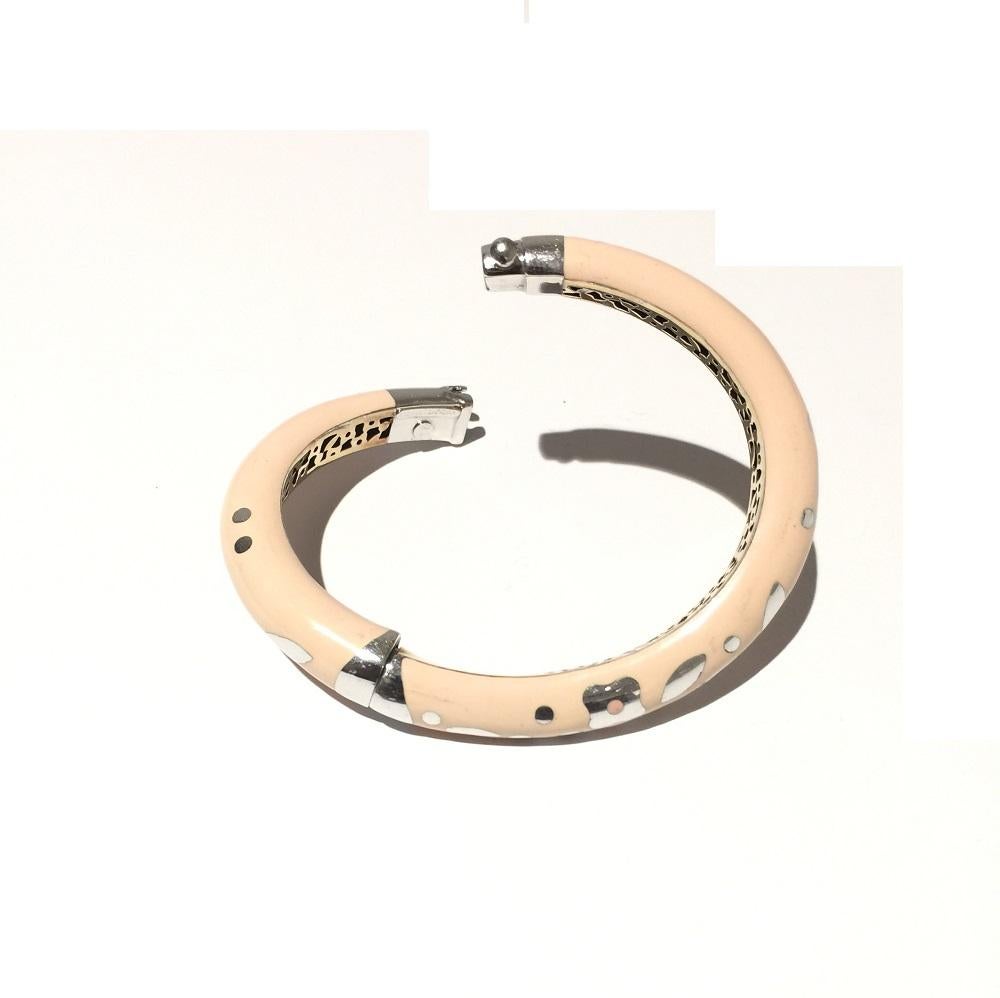 Bracelet jonc pour femme Nouvelle Bague en or et émail B672BX en vente 1
