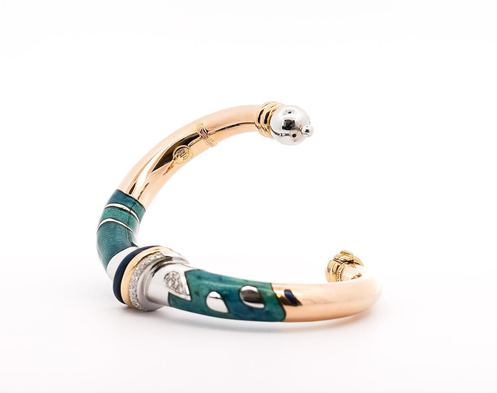 Bracelet à charnière en diamant et émail signé Nouvelle Bague 54g Excellent état - En vente à Miami, FL