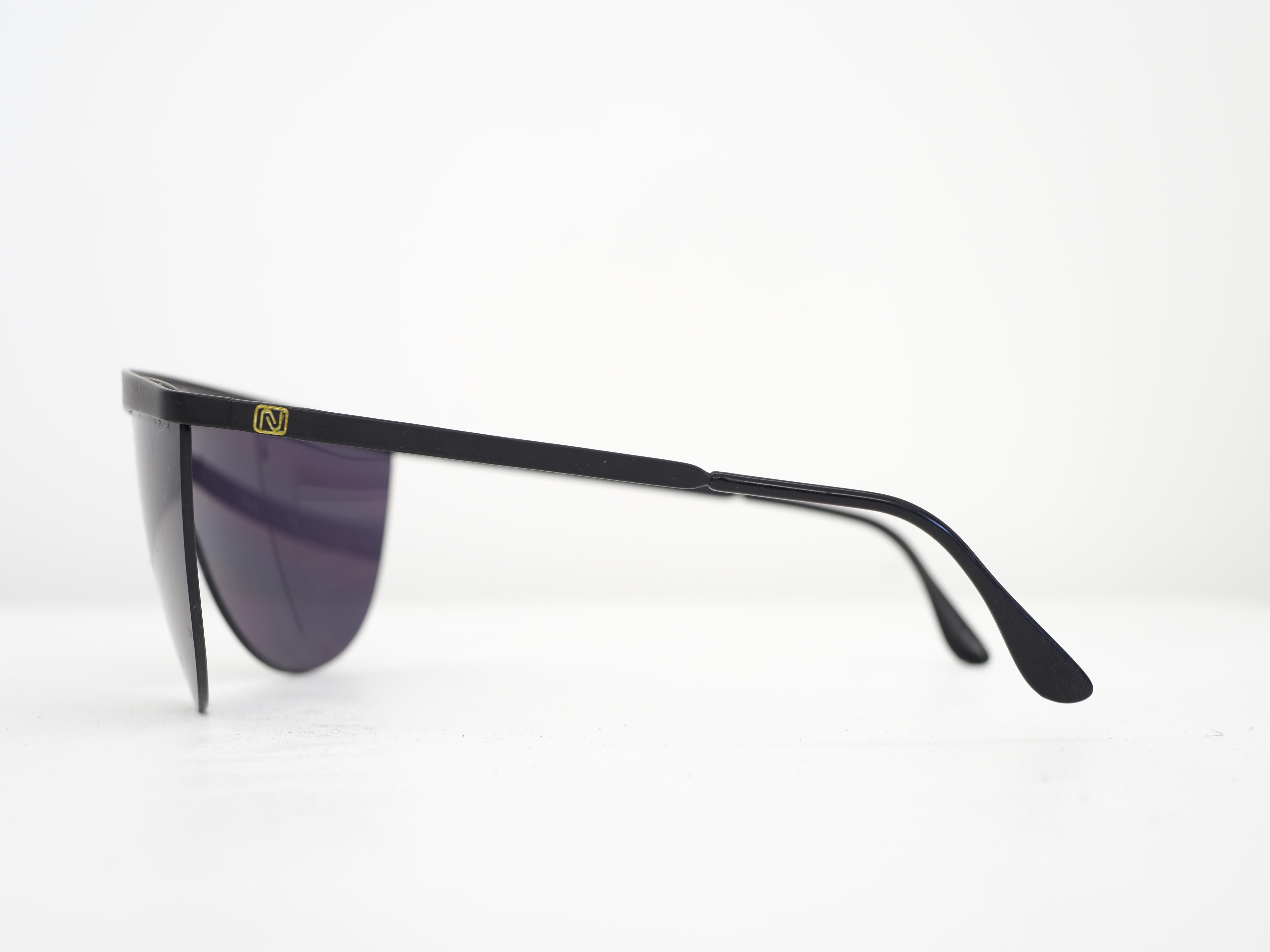 Women's or Men's Nouvelle vintage black sunglasses