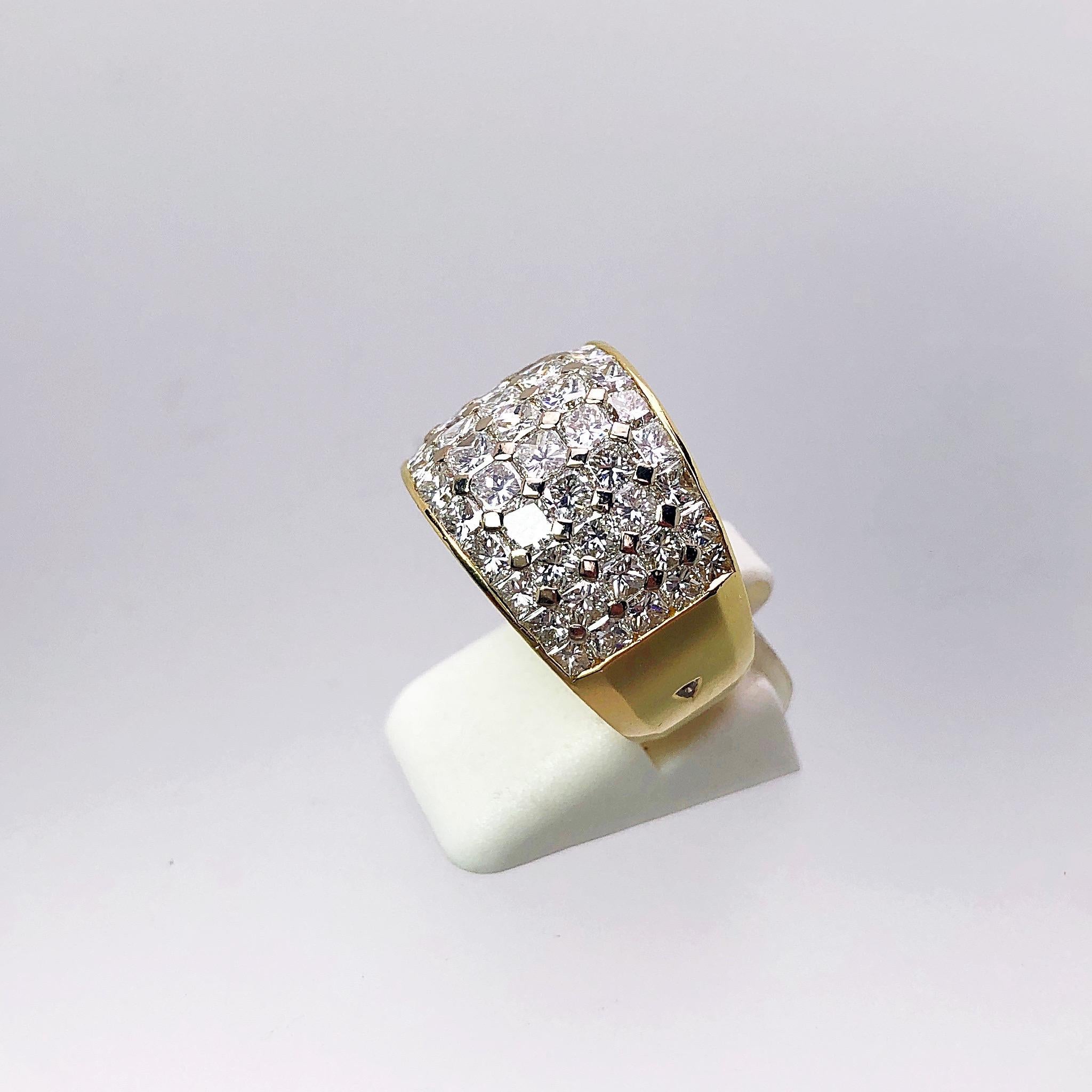 Nova Bague à anneau en or jaune 18 carats et diamants taille princesse de 5,16 carats Neuf - En vente à New York, NY