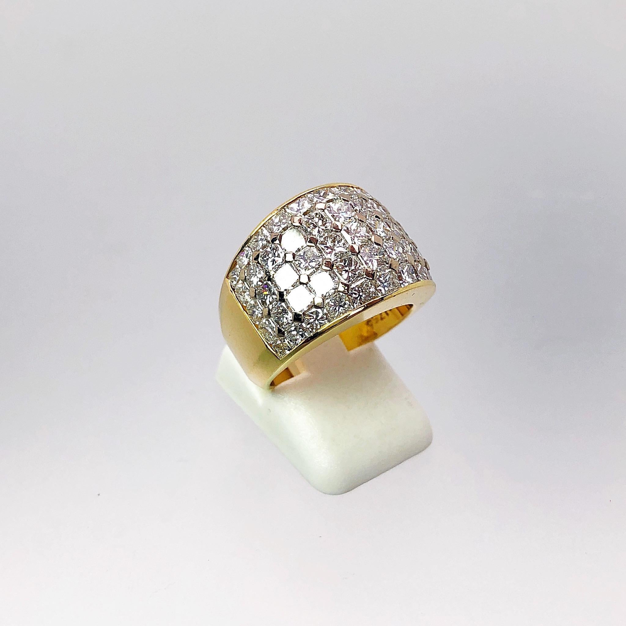 Contemporary Nova 18 Karat Yellow Gold and 5.16 Carat Princess Cut Diamond Band Ring For Sale