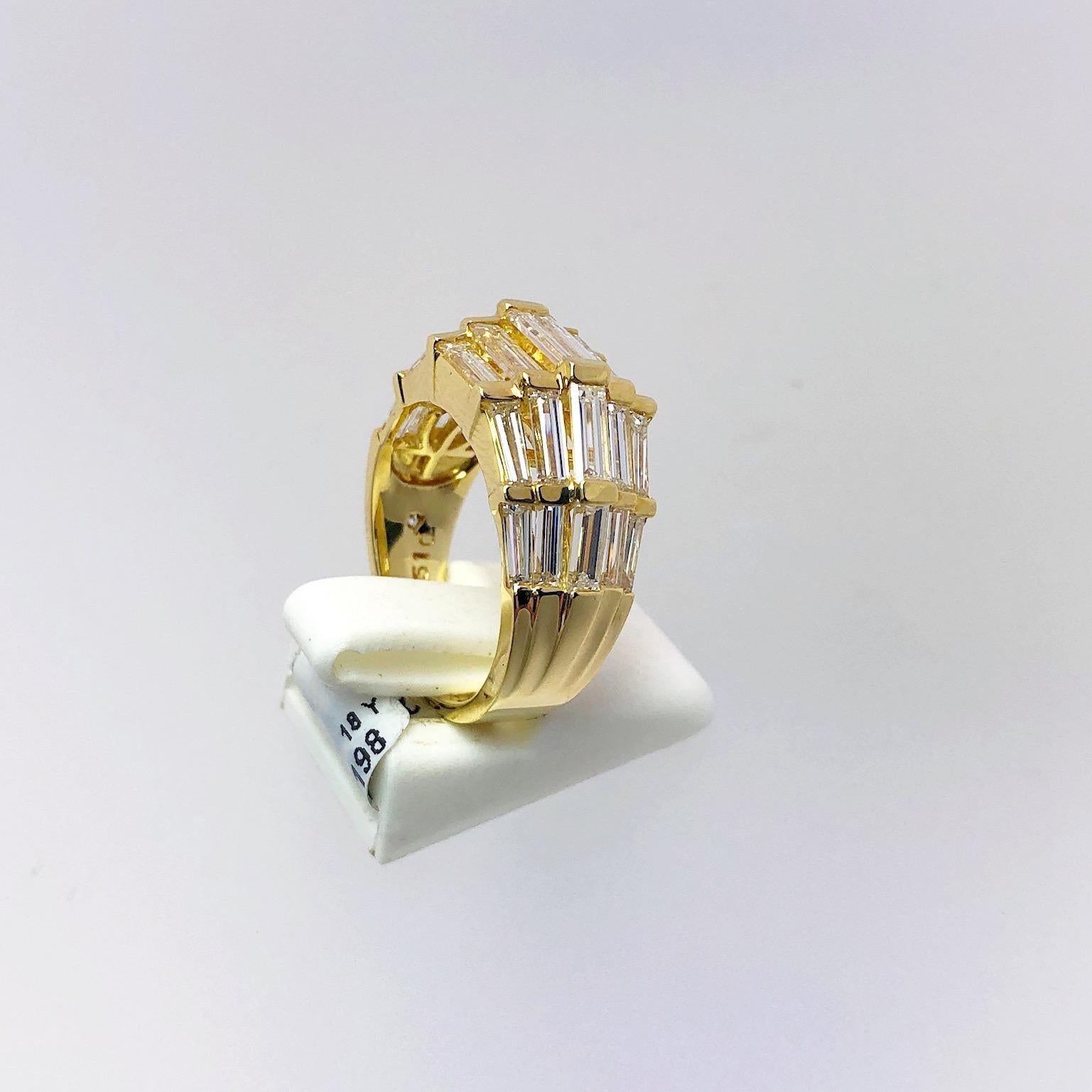 Nova 18 Karat Gelbgold und 4,35 Karat Diamant Baguette Ring (Moderne) im Angebot