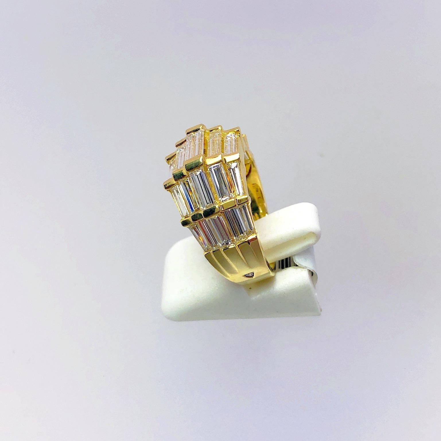 Nova 18 Karat Gelbgold und 4,35 Karat Diamant Baguette Ring im Zustand „Neu“ im Angebot in New York, NY