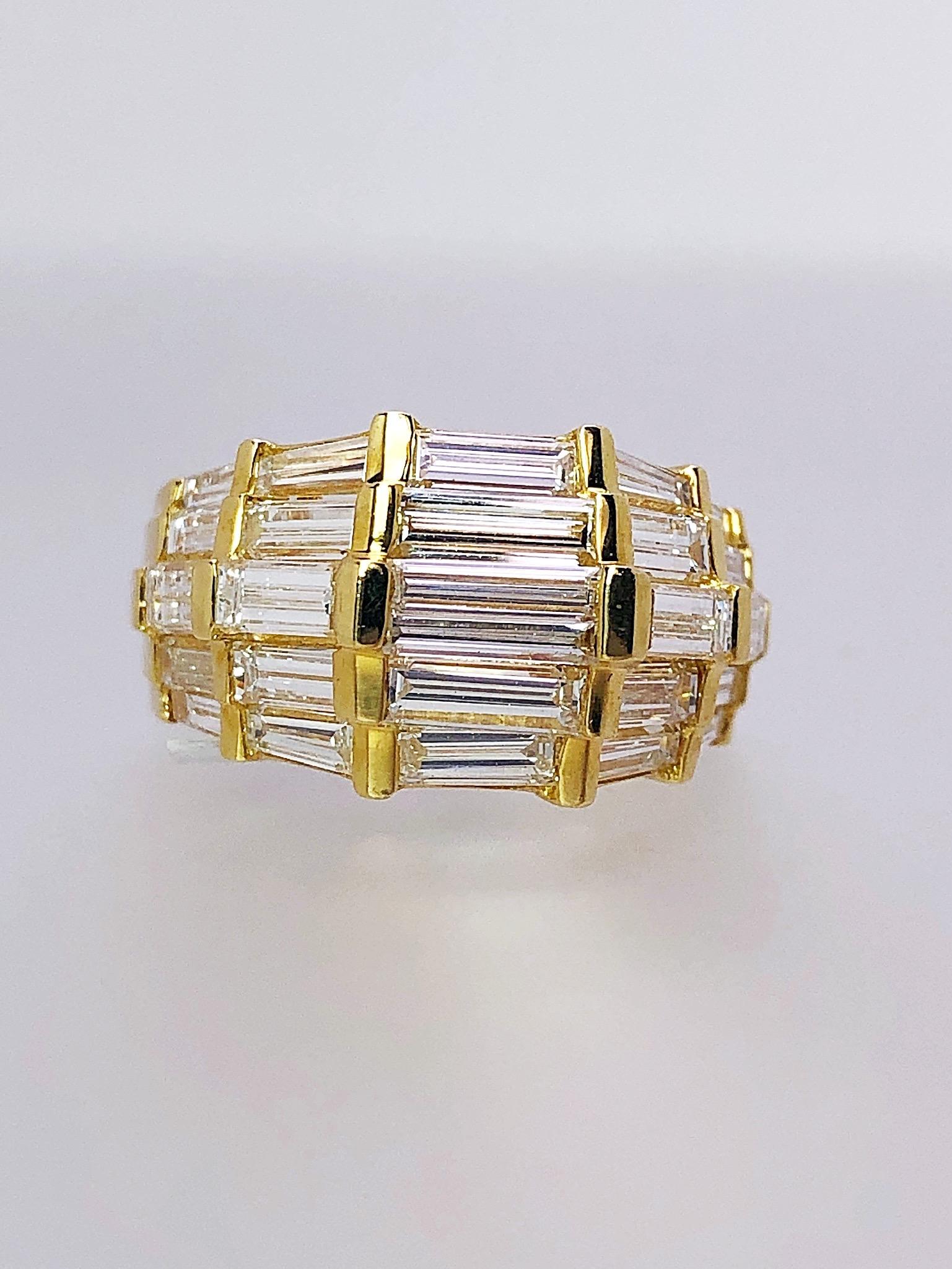Nova 18 Karat Yellow Gold and 4.35 Carat Diamond Baguette Ring For Sale 1