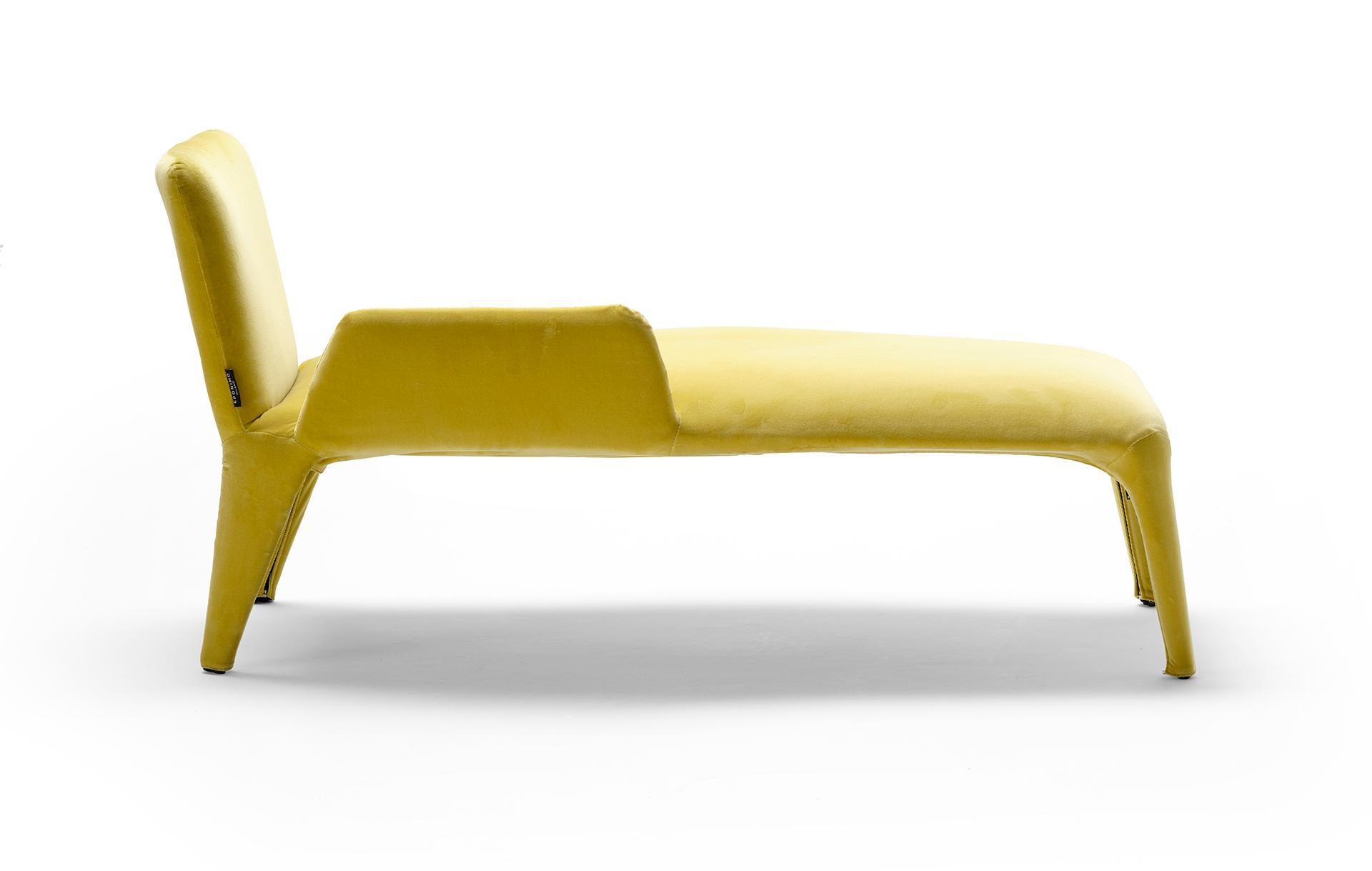 Italian 21st Century Modern Textile Chaise Longue With Removable Cover For Sale