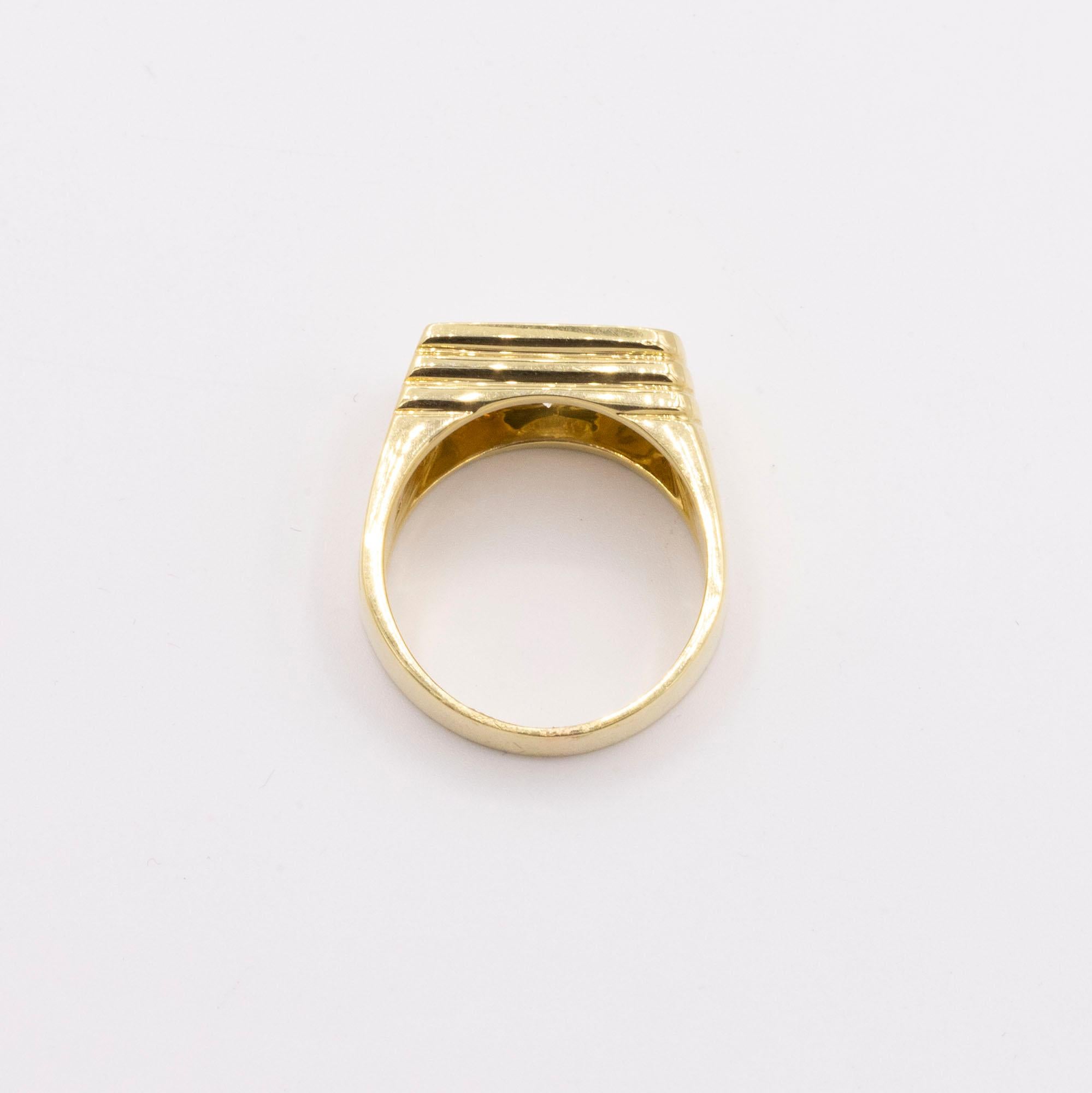Round Cut Nova Diamond Gold Ring For Sale