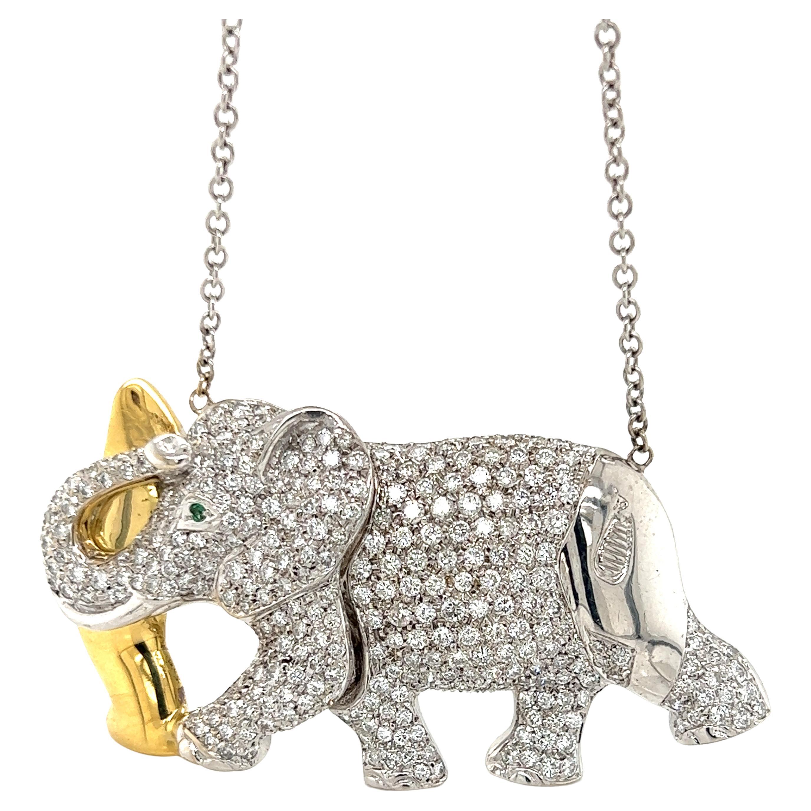 Nova Diamonds & Emerald 18k Two Tone Gold Elephant Pendant Necklace  For Sale 2