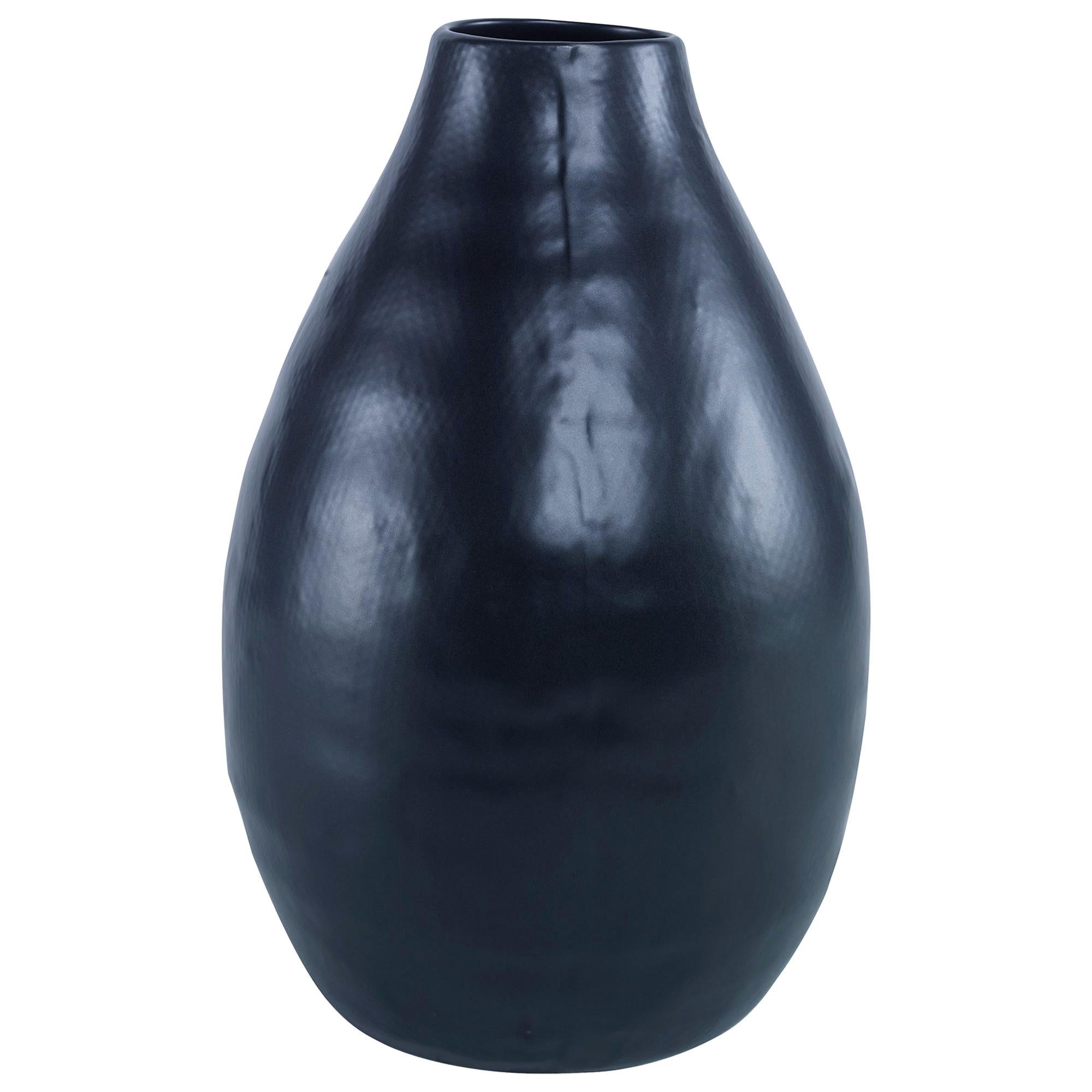 Nova Large Vase in Black Ceramic by CuratedKravet For Sale