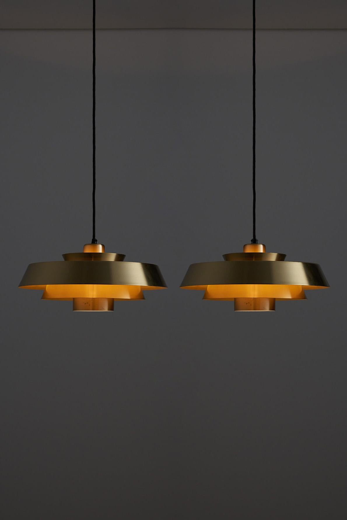 Pendentif Nova en laiton de Hammerborg, non utilisé avec la boîte OG en vente 4