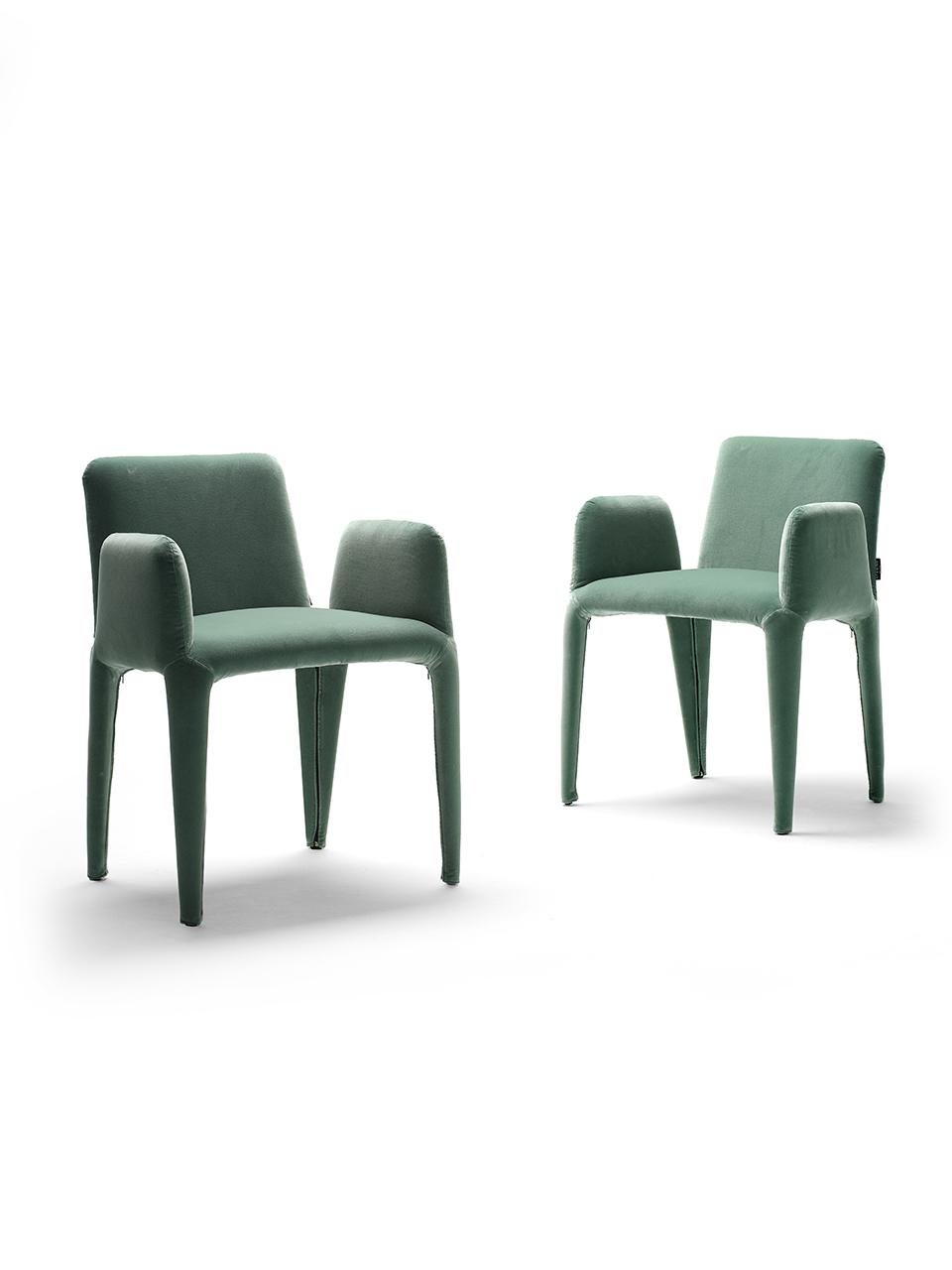 Autre Petit fauteuil en textile moderne du 21e siècle avec revêtement en velours de coton amovible en vente