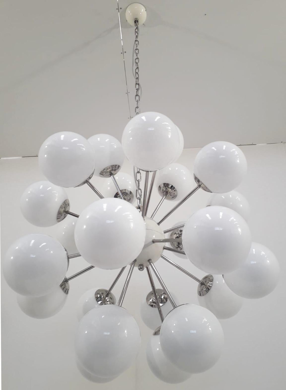 Mid-Century moderno Lampadario Nova Sputnik di Fabio Ltd in vendita