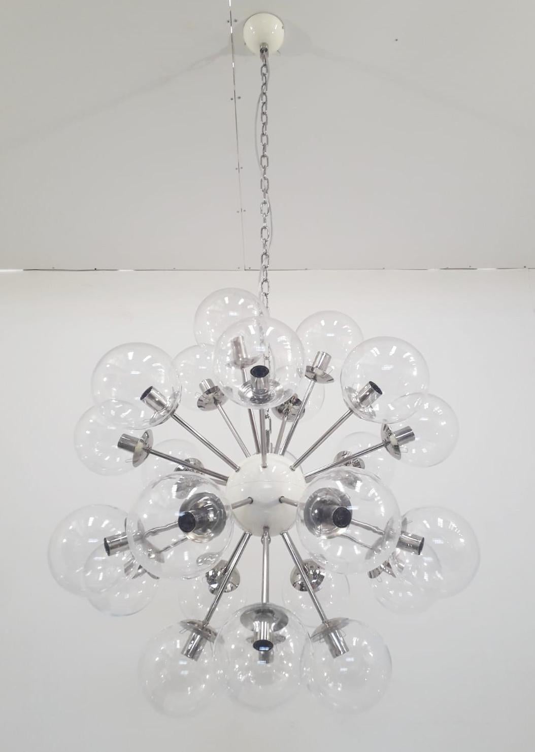 Mid-Century moderno Lampadario Nova Sputnik di Fabio Ltd in vendita