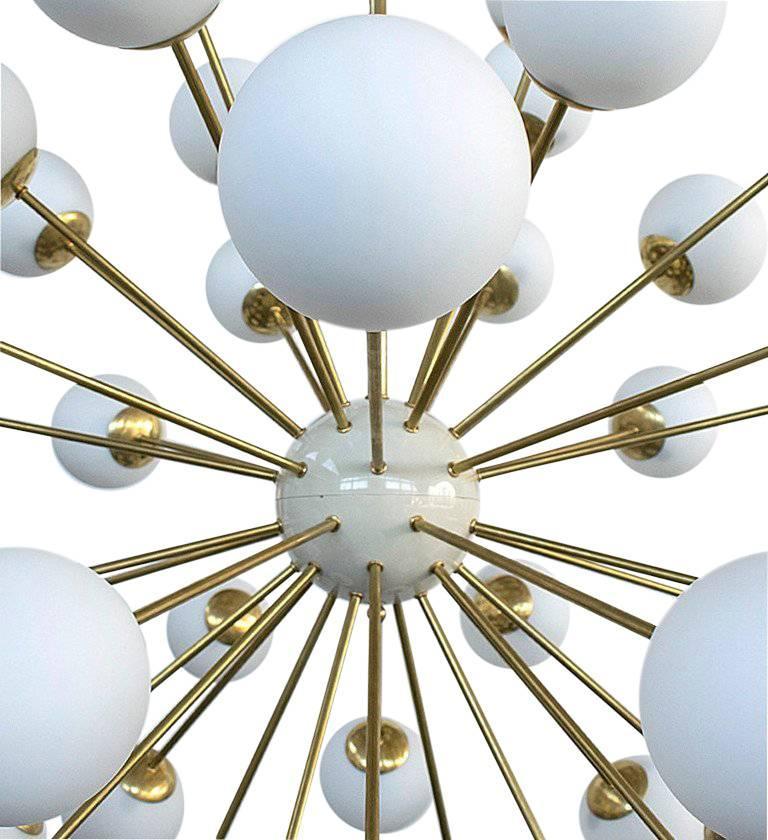 Moderno Lampadario Nova Sputnik di Fabio Ltd in vendita