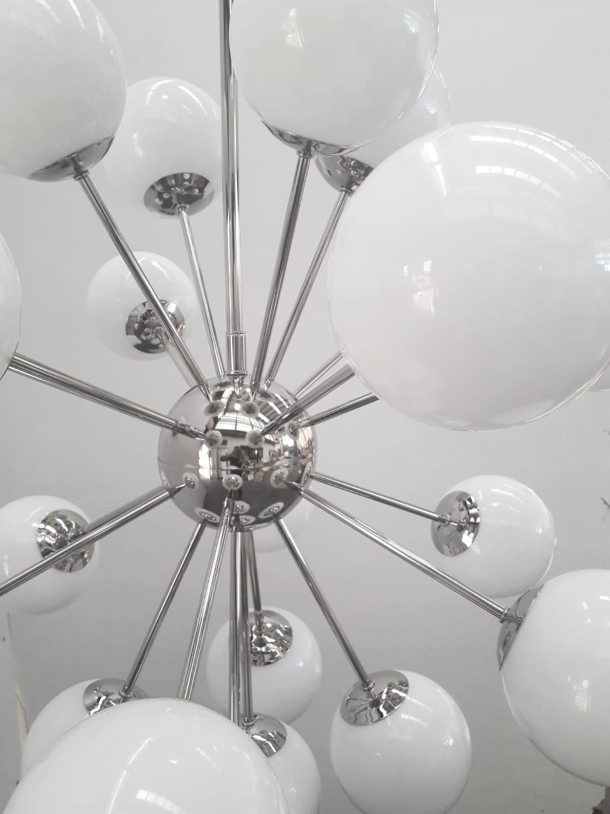 Mid-Century moderno Lampadario Nova Sputnik di Fabio Ltd in vendita