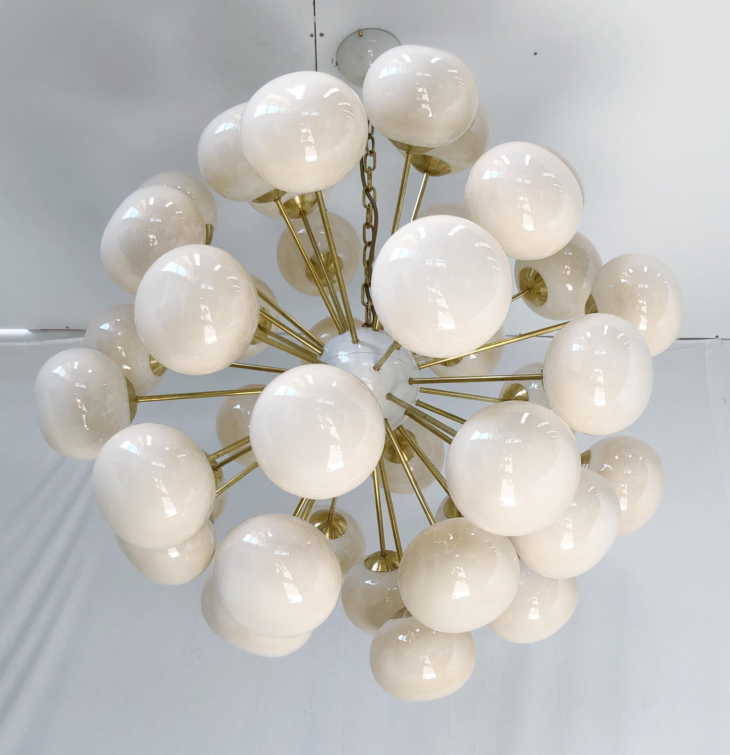 Lustre Spoutnik Nova de Fabio Ltd Neuf - En vente à Los Angeles, CA