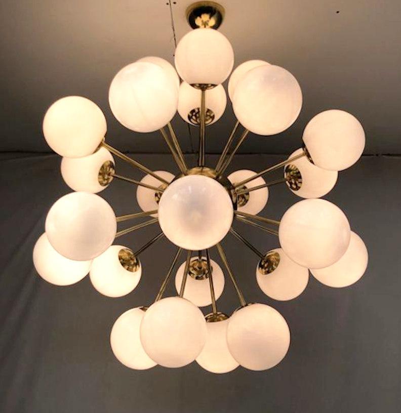 Lampadario Nova Sputnik di Fabio Ltd In condizioni Nuovo in vendita a Los Angeles, CA