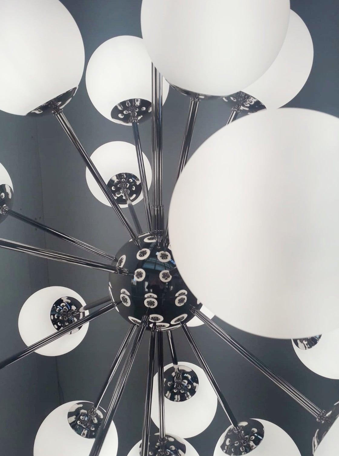 Lampadario Nova Sputnik di Fabio Ltd In condizioni Nuovo in vendita a Los Angeles, CA