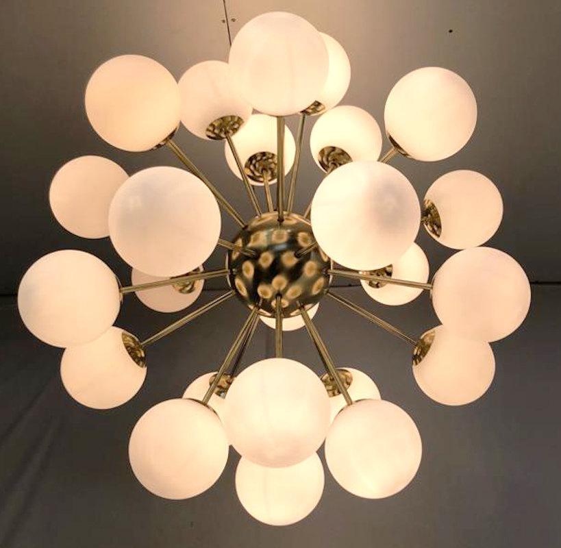 Vetro di Murano Lampadario Nova Sputnik di Fabio Ltd in vendita