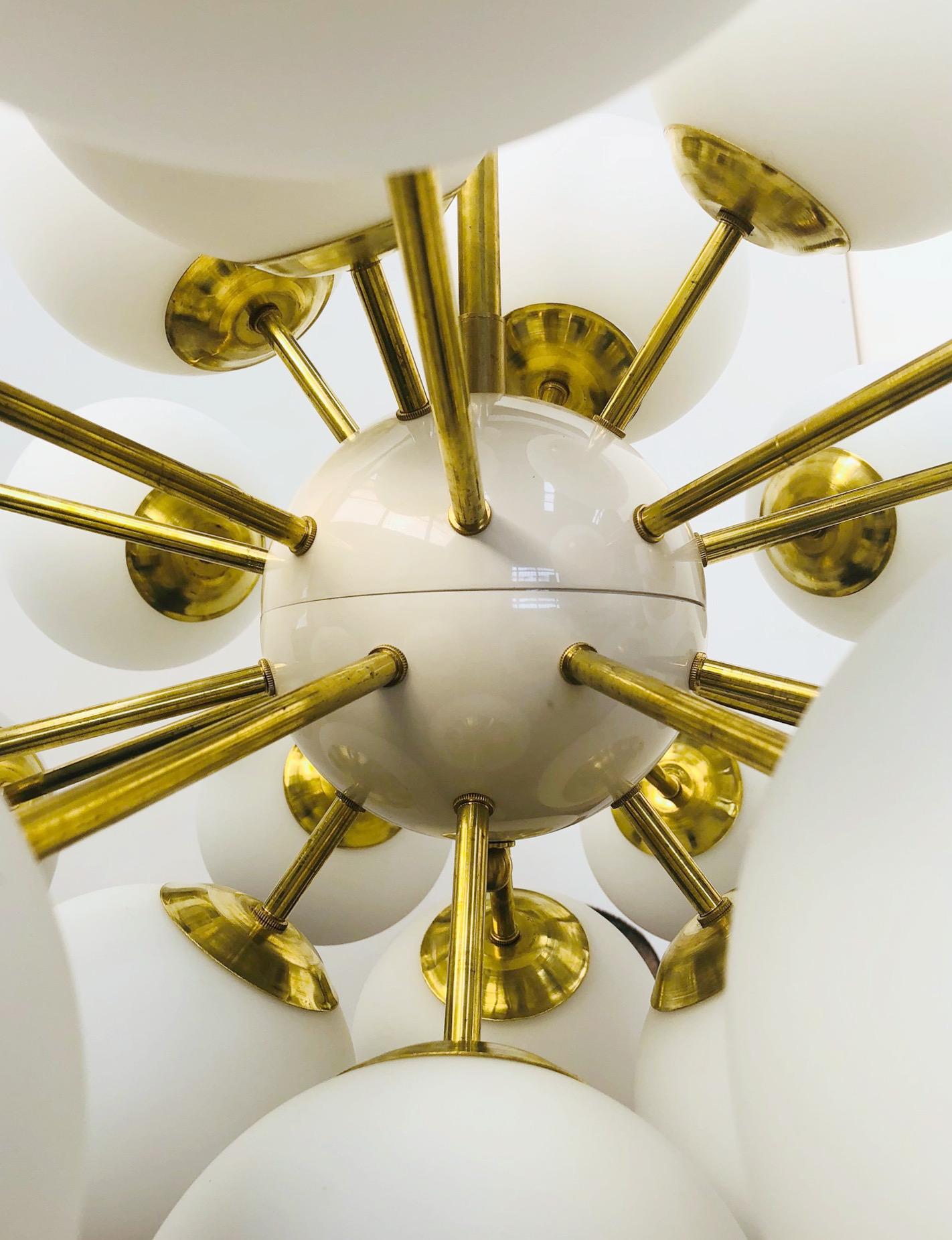 Modern Ovale Sputnik Chandelier by Fabio Ltd For Sale