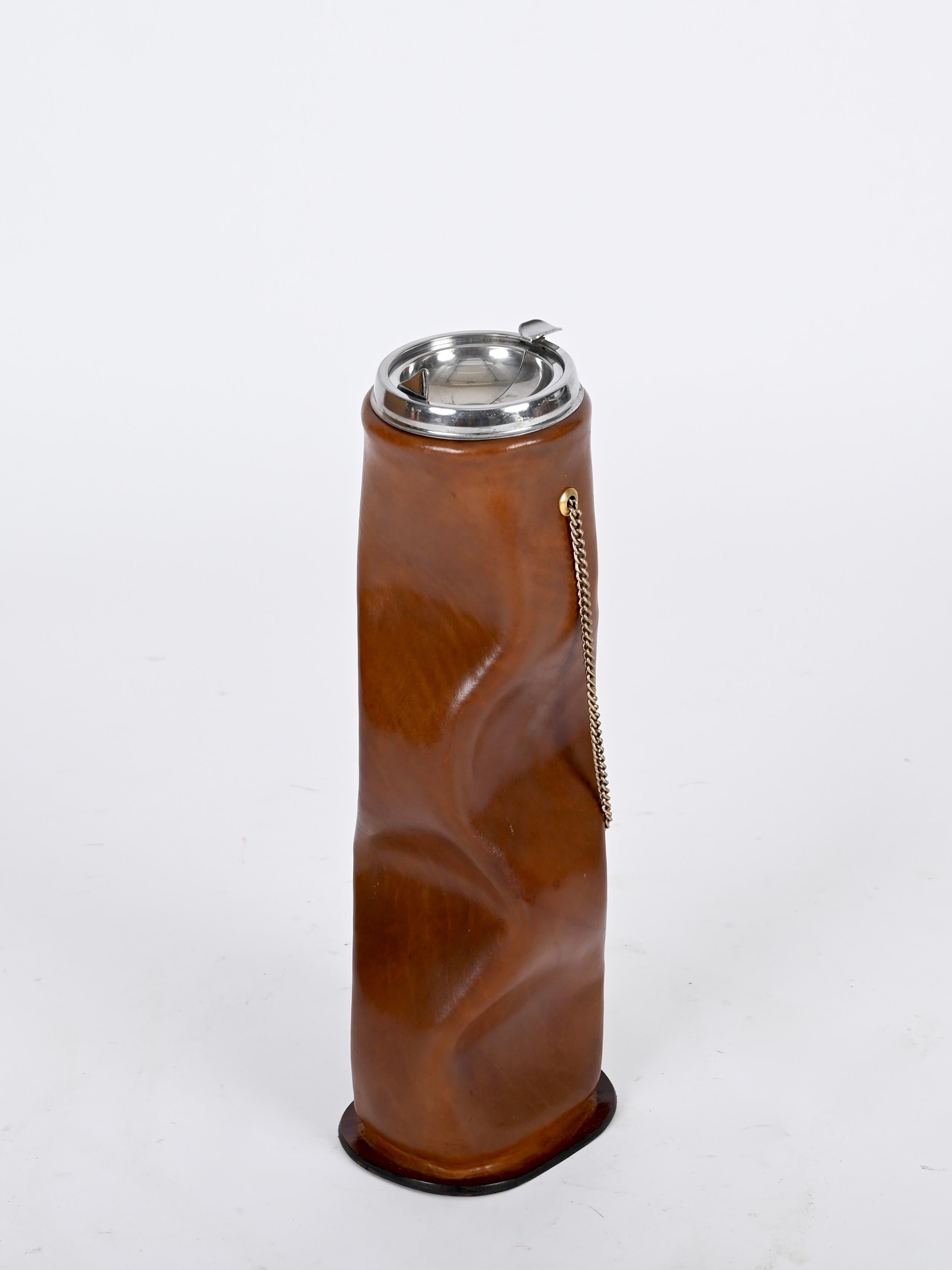 Nova Tecno Midcentury Pleated Leather and Brass Ashtray, Italy 1970's For Sale 5