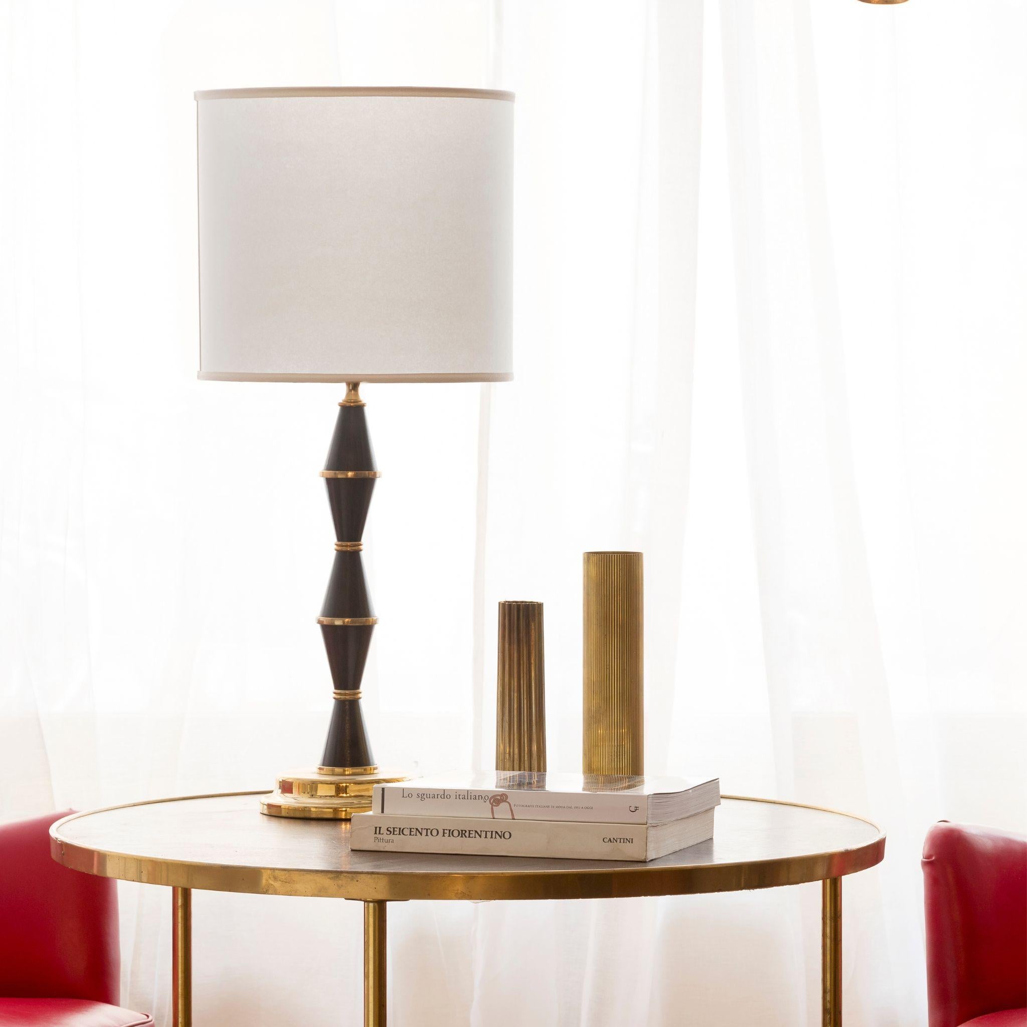 Novecento Rhombus Table Lamp, natural finish brass and parchment lampshade In New Condition For Sale In Firenze, FI