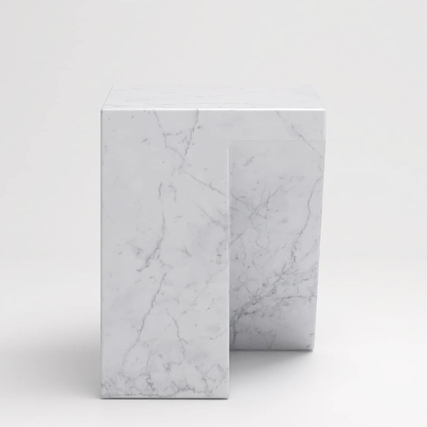 Hocker aus weißem Marmor von Lucio (Französisch) im Angebot