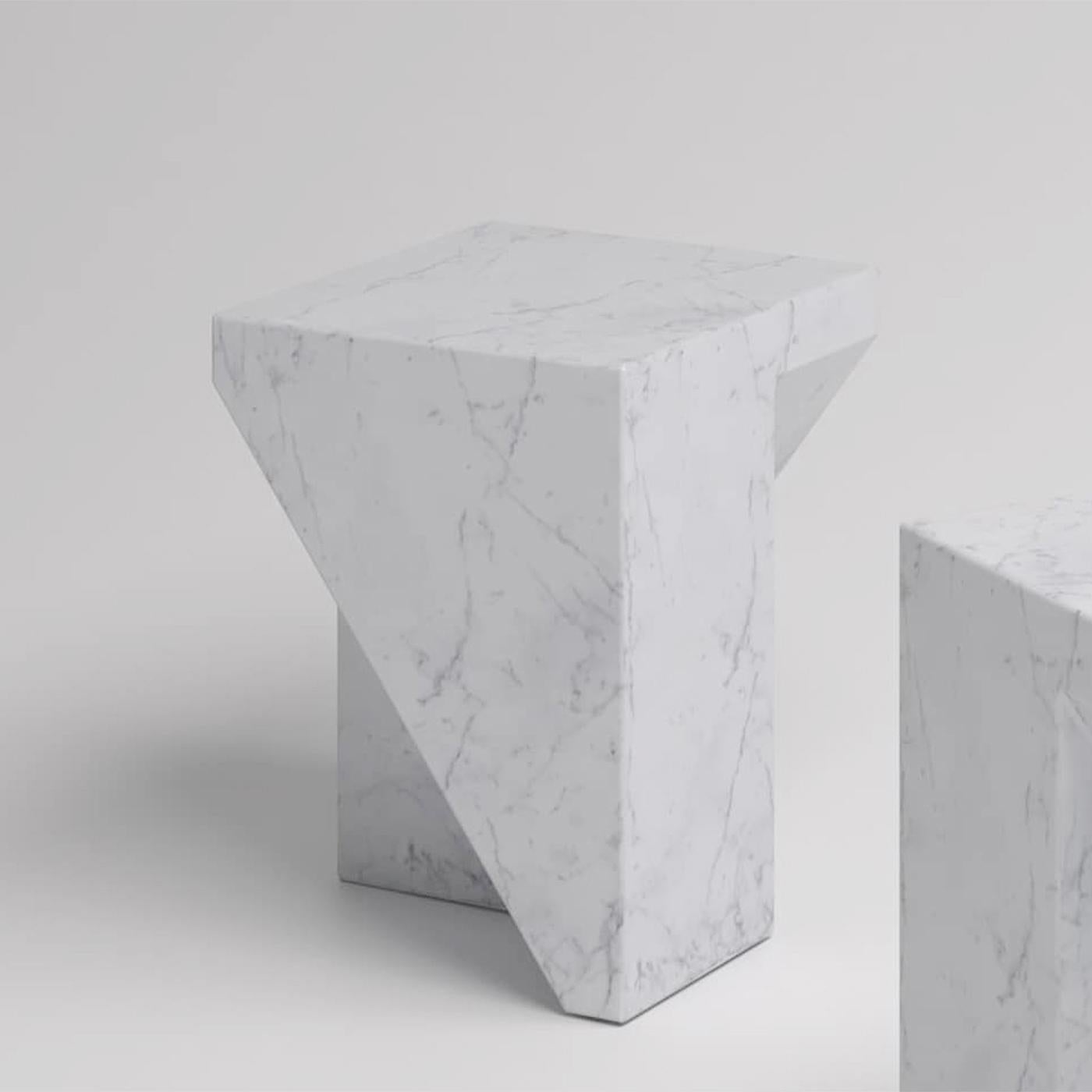 Hocker aus weißem Marmor von Lucio im Zustand „Neu“ im Angebot in Paris, FR